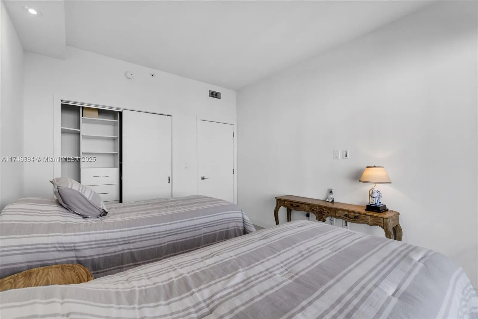 Key Biscayne, Florida 33149, United States, 2 Bedrooms Bedrooms, ,2 BathroomsBathrooms,Residential,Active,3476