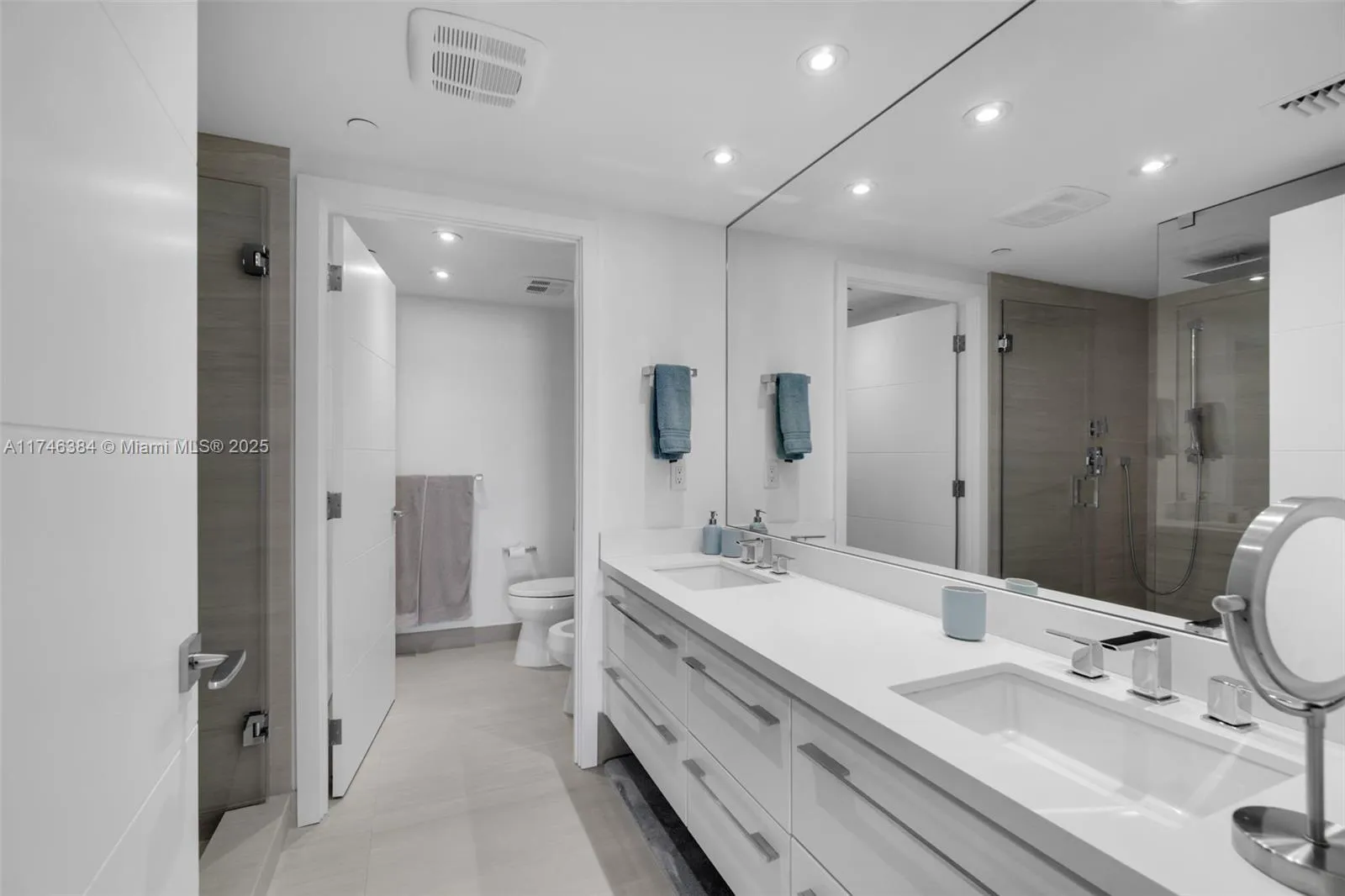 Key Biscayne, Florida 33149, United States, 2 Bedrooms Bedrooms, ,2 BathroomsBathrooms,Residential,Active,3476