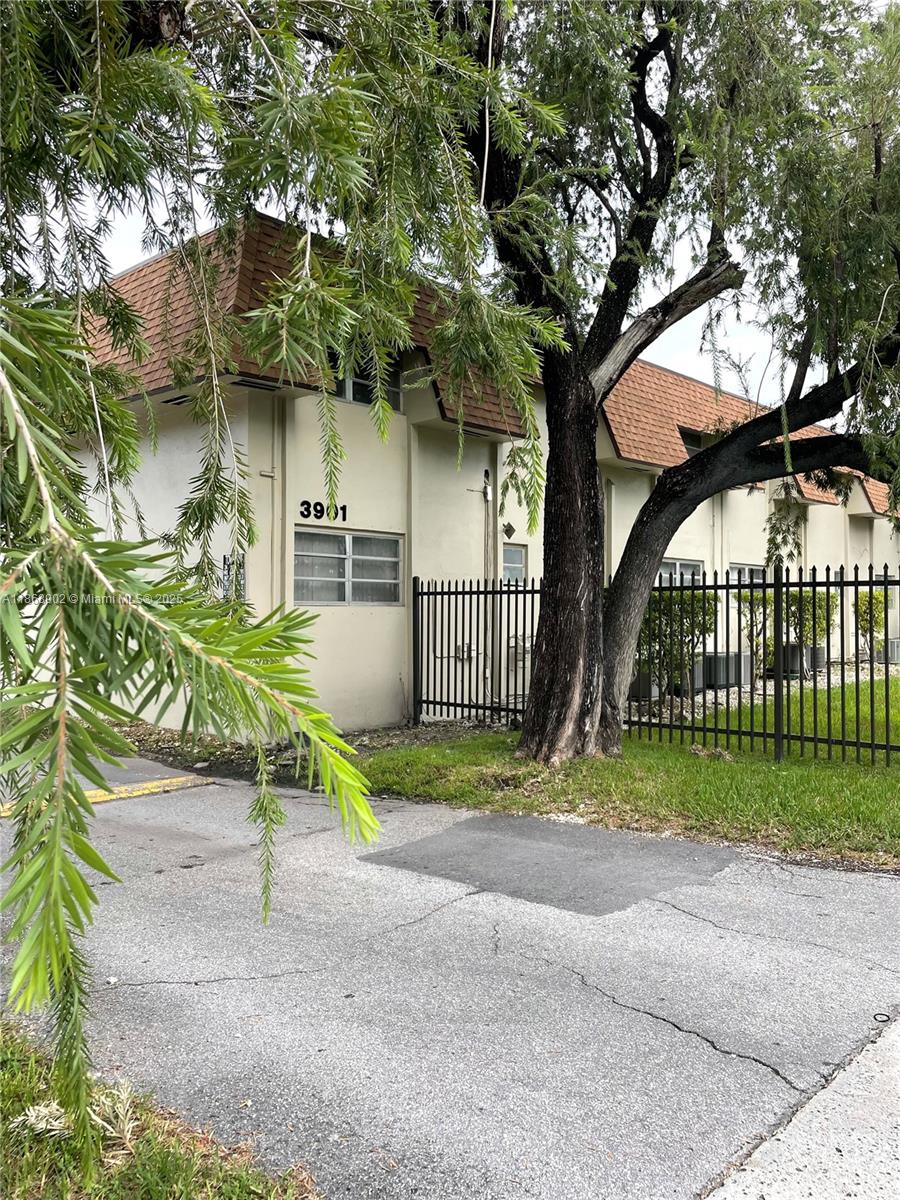 VILLAS OF WEST BIRD CONDO - Residential