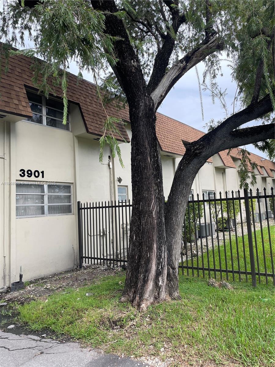 VILLAS OF WEST BIRD CONDO - Residential