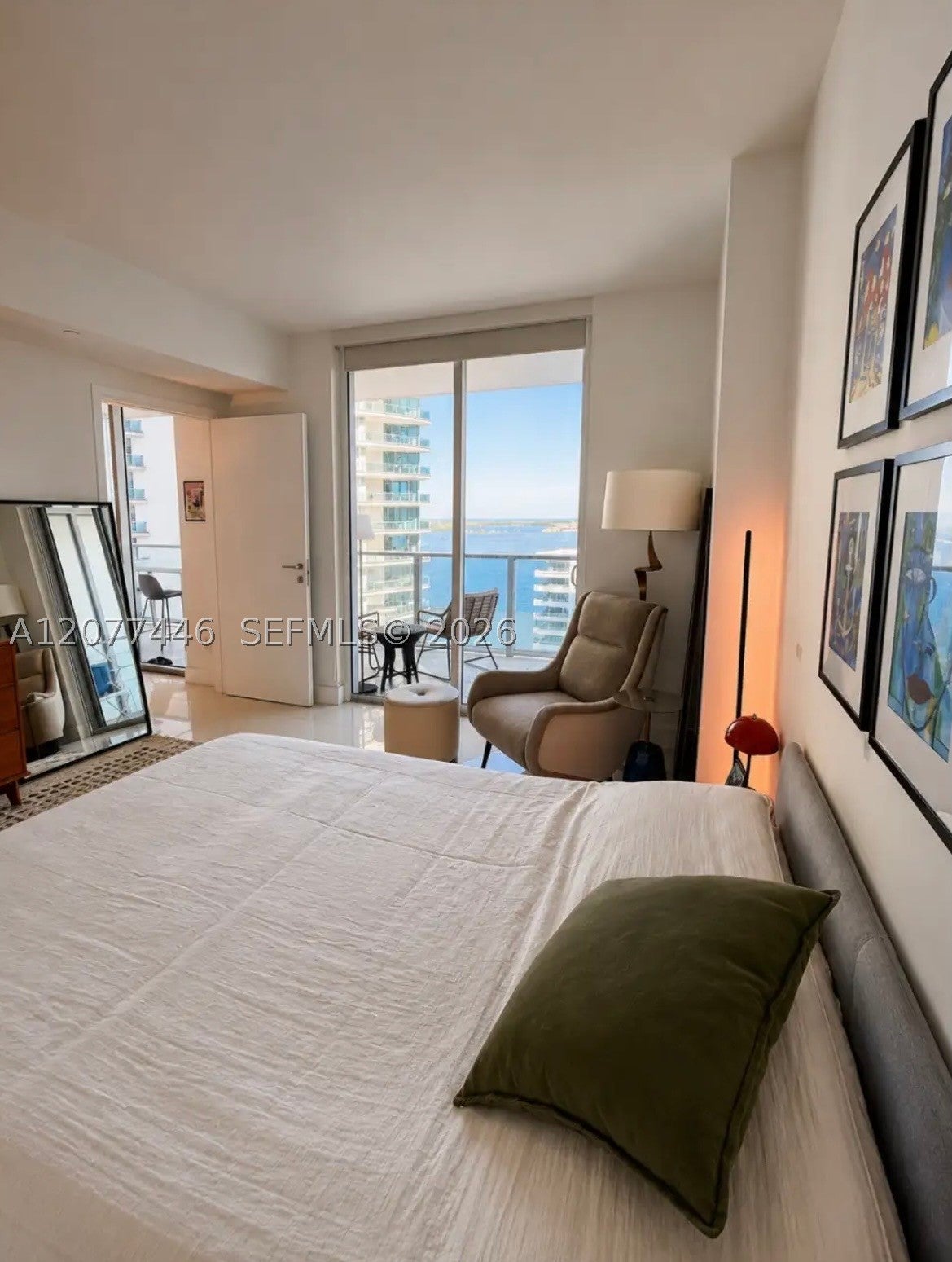 1300 Brickell Bay Dr 1807