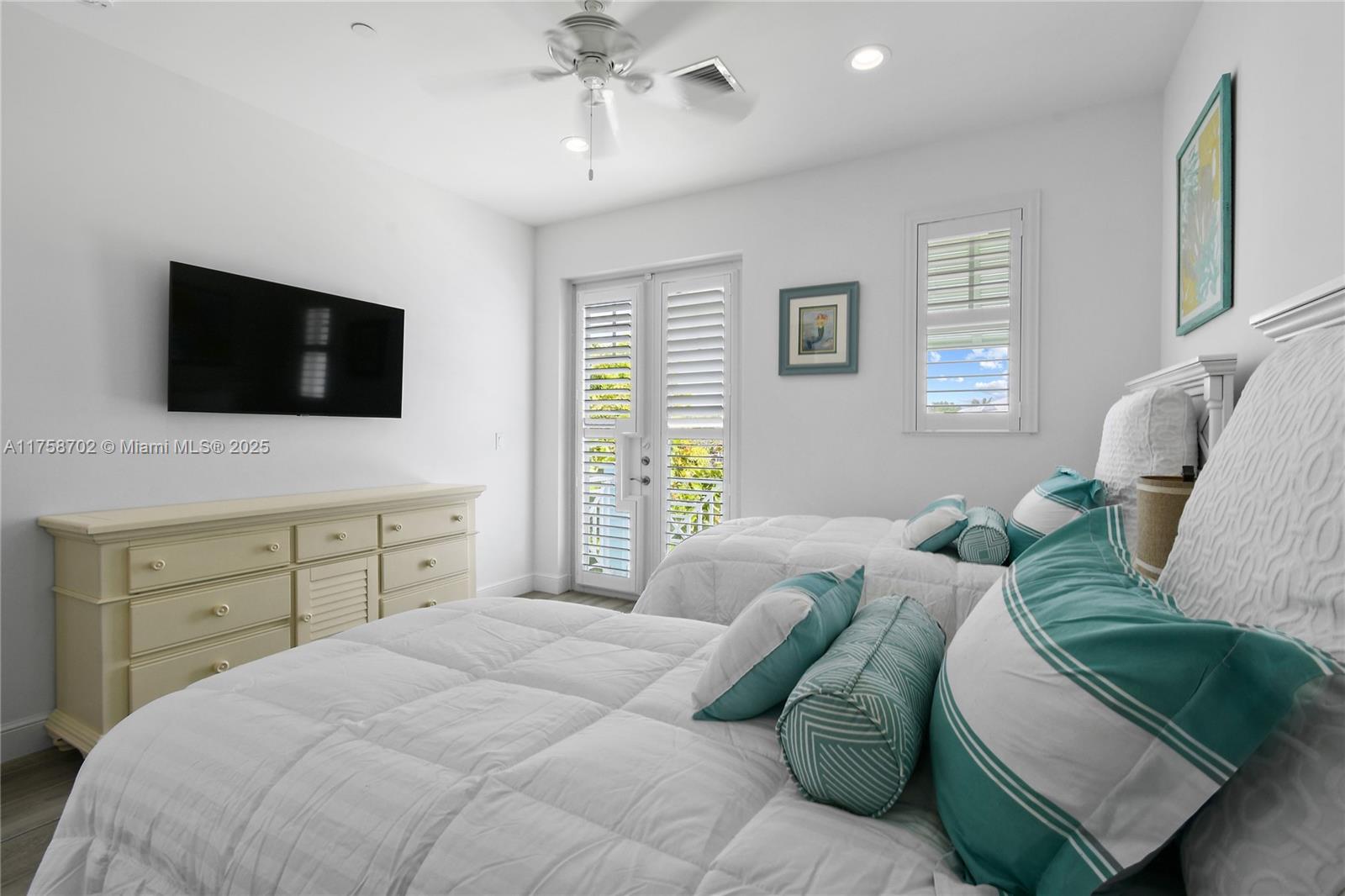 INLET WATERS CONDO - Residential Lease