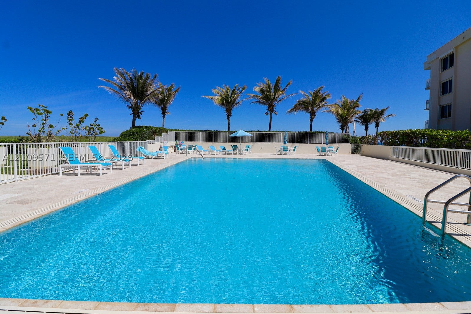 400 Beach Rd 201