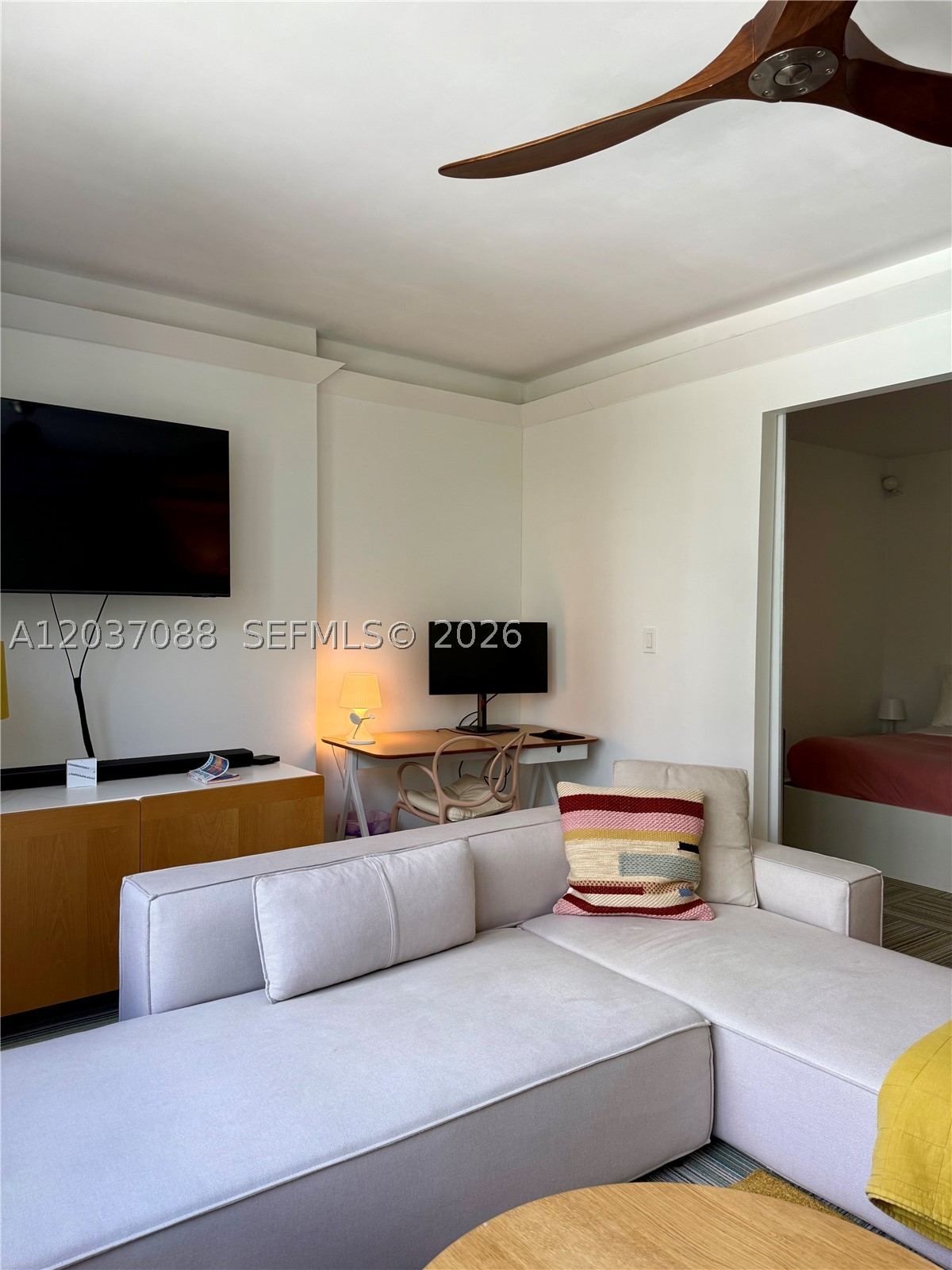 2301 Collins Ave 614