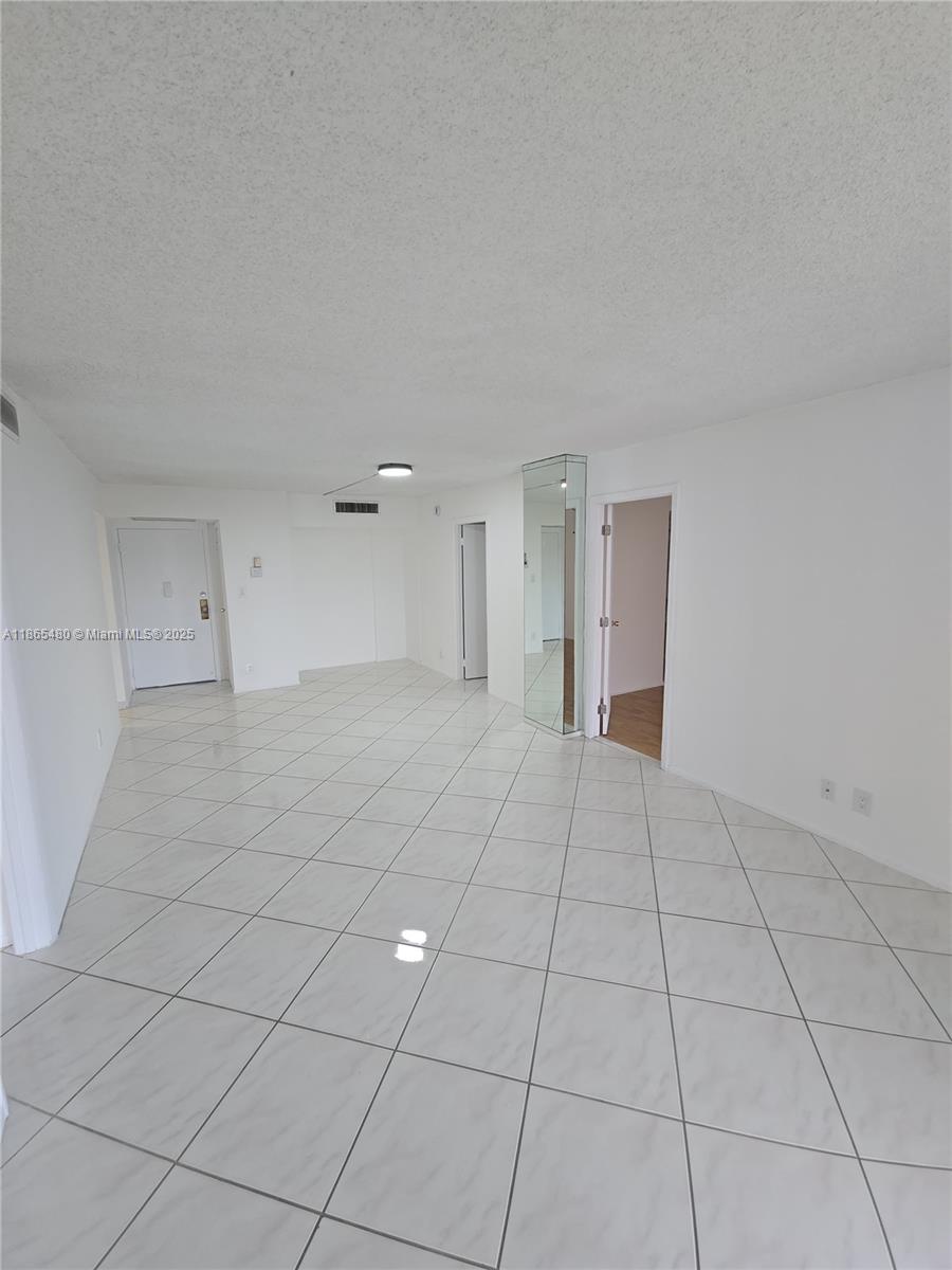 BISCAYA III CONDO - Residential