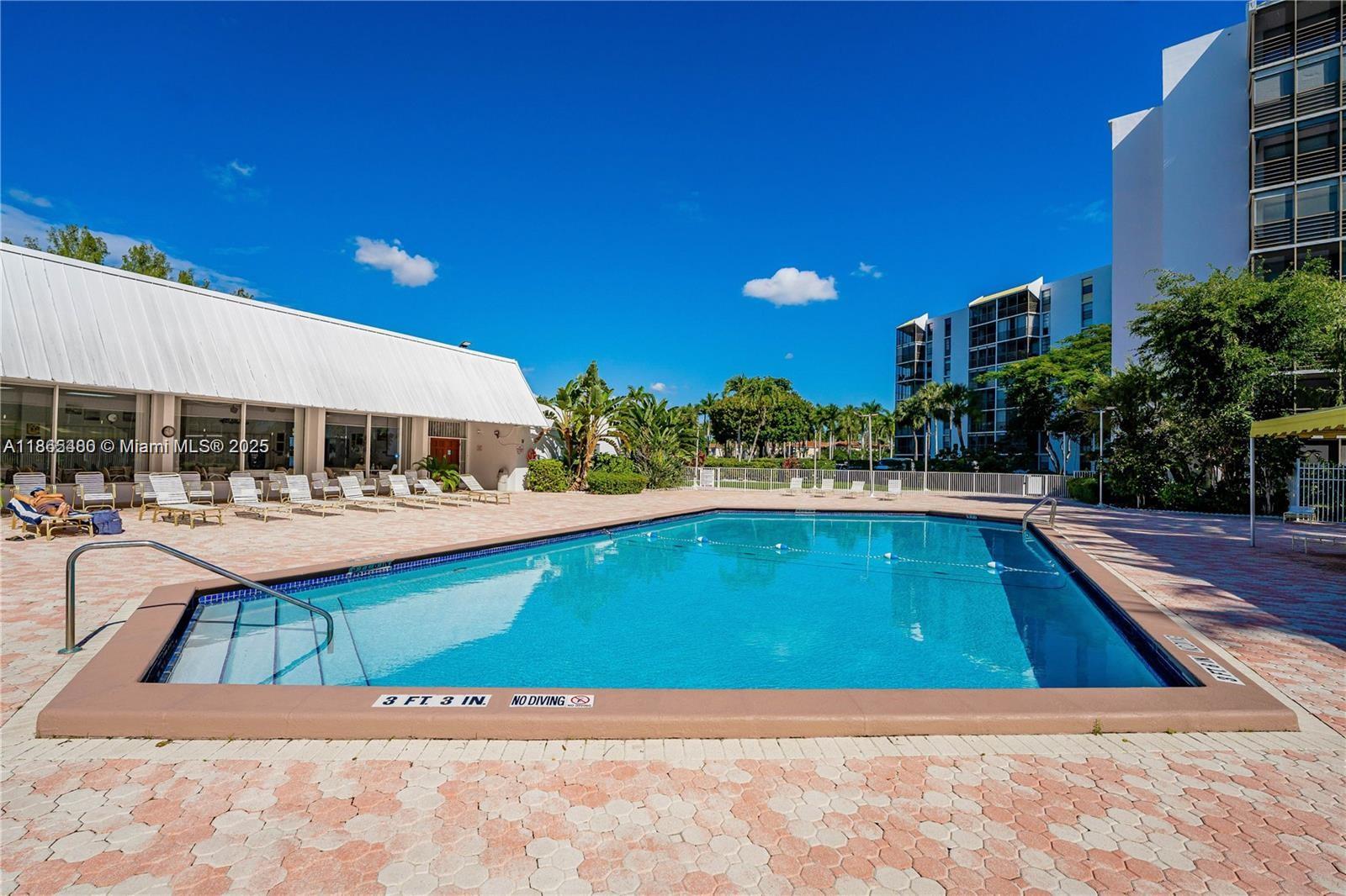 20500 W Country Club Dr 614
