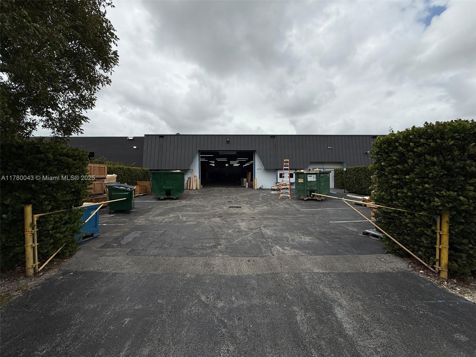 - +/- 12,000 SF Total Warehouse Space & +- 3,000sf of office space - 20' Ceiling Height - 100% Air-Conditioned both spaces - Twin T Concrete Roof - 2 Street-level Doors, 1 Double-wide Door - Fenced Secure Parking Area
12 parking spaces and 4 office spaces already built in.