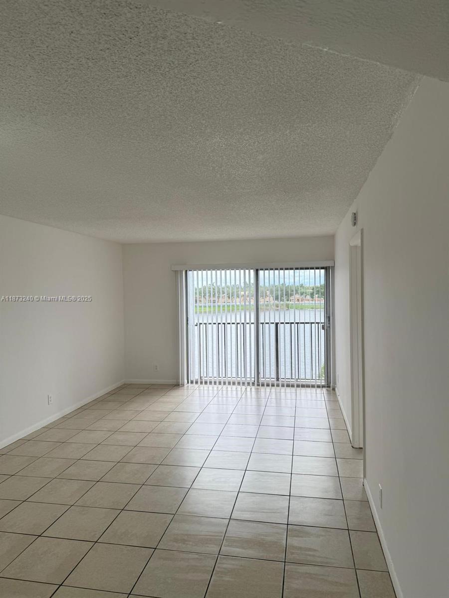 LAKESHORE AT UNIVERSITY P - Residential Lease