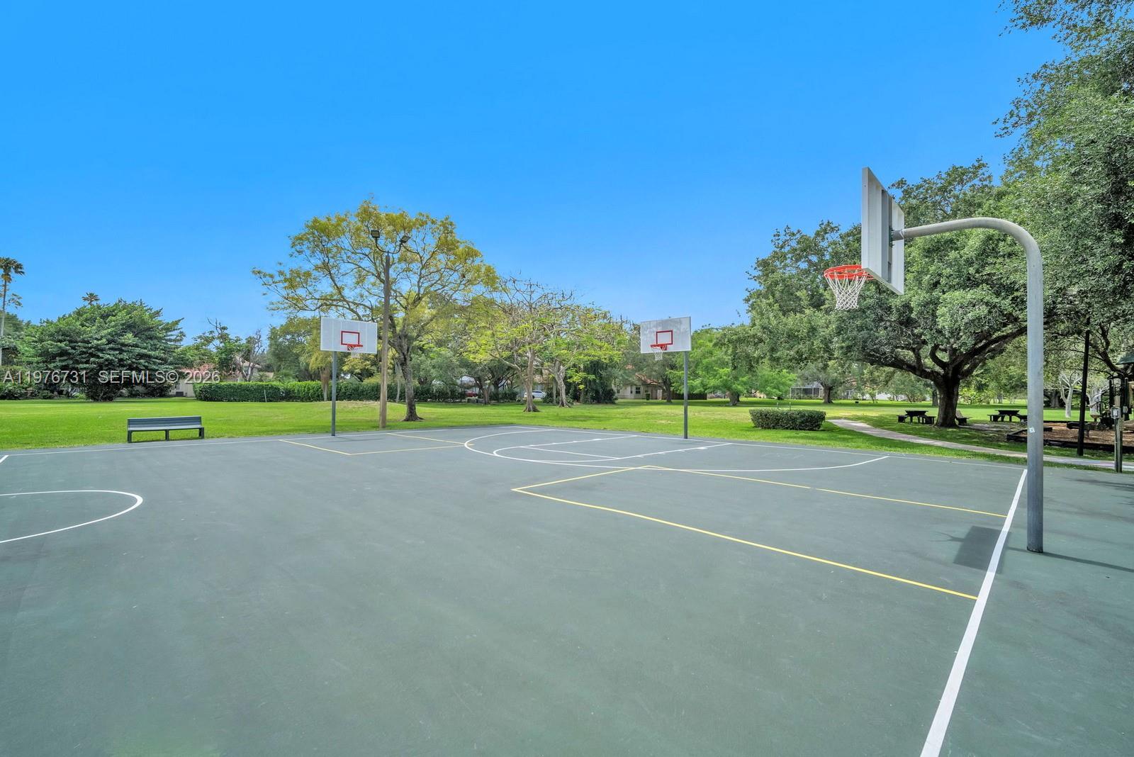 EMBASSY LAKES - Residential