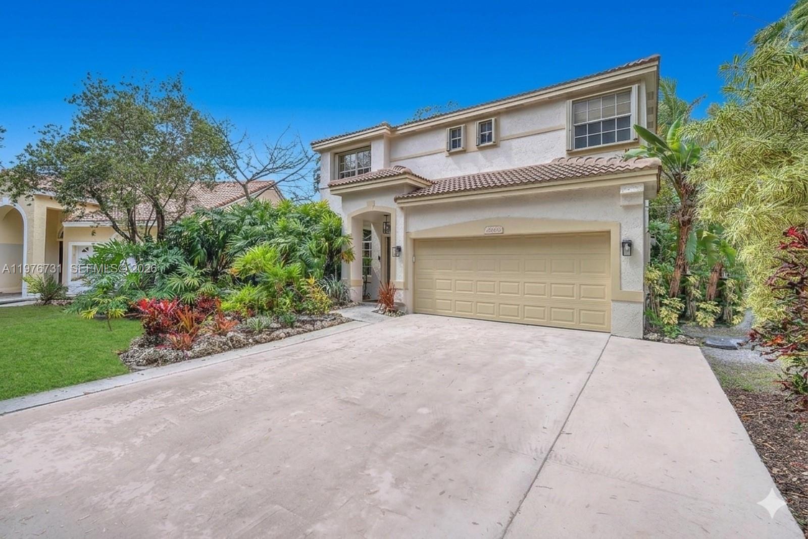 EMBASSY LAKES - Residential