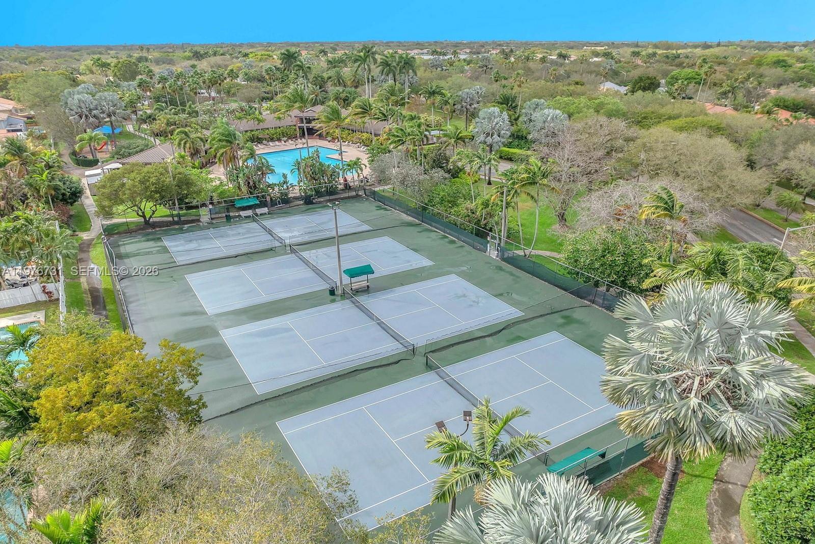 EMBASSY LAKES - Residential