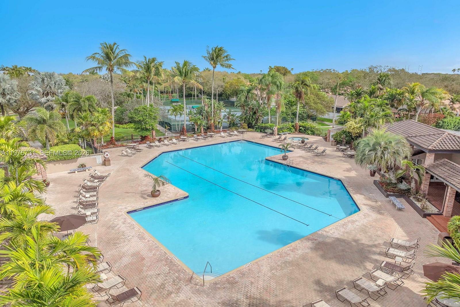 EMBASSY LAKES - Residential