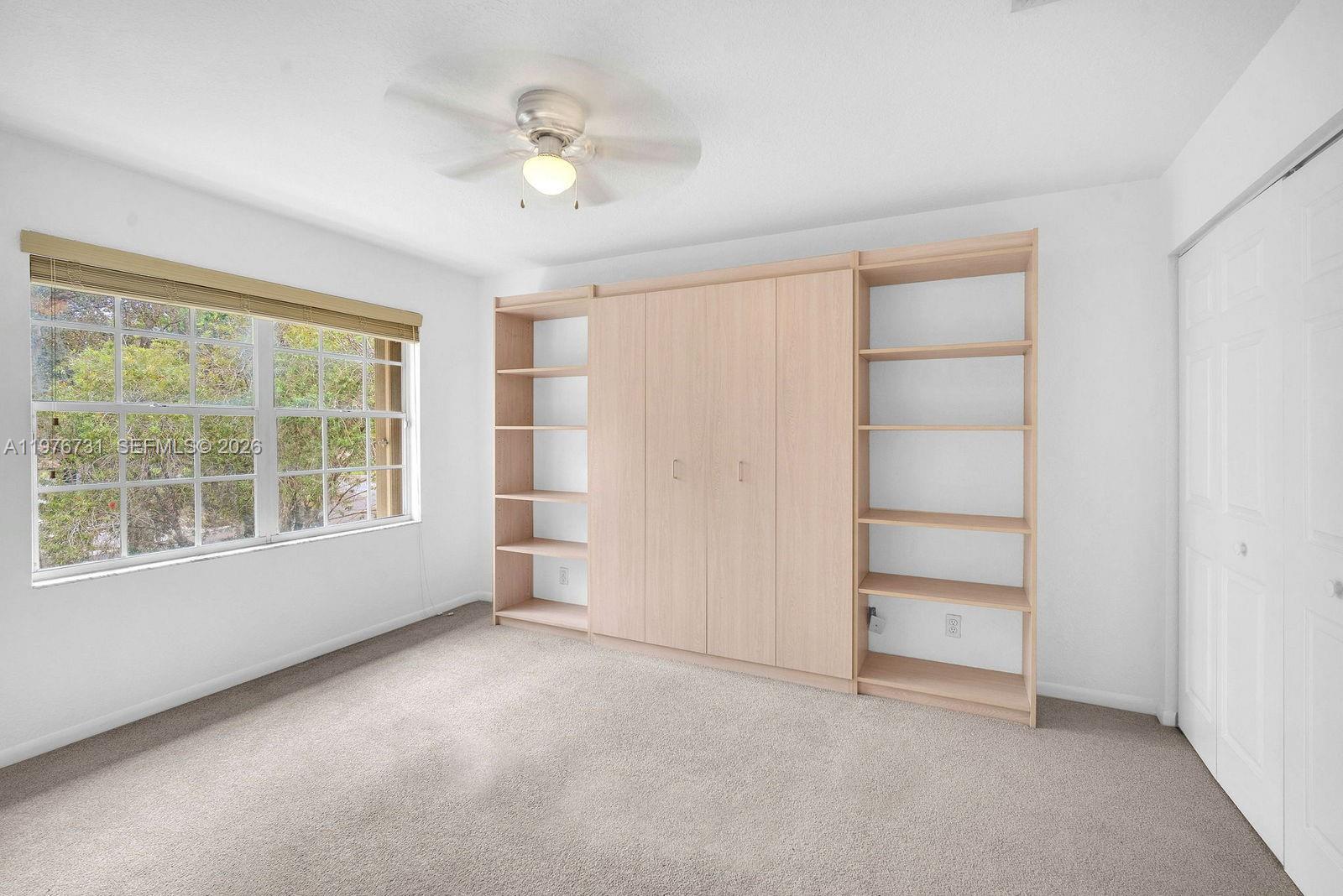 EMBASSY LAKES - Residential