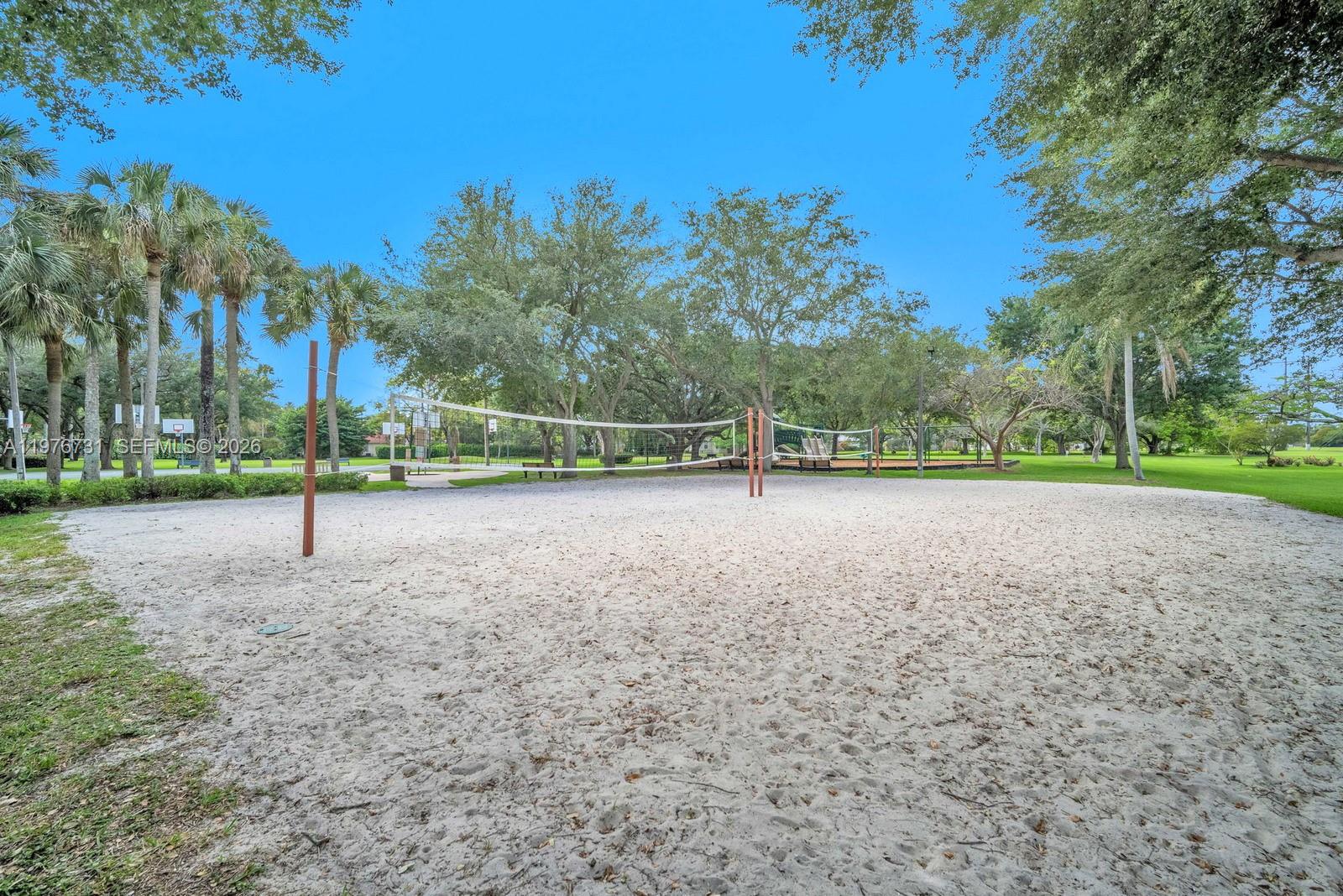 EMBASSY LAKES - Residential