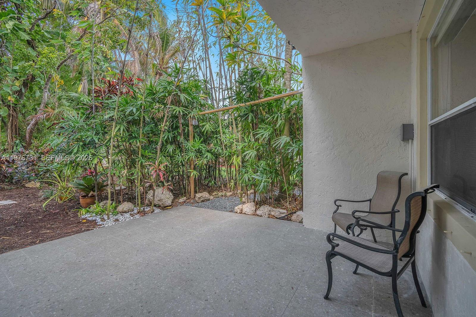 EMBASSY LAKES - Residential