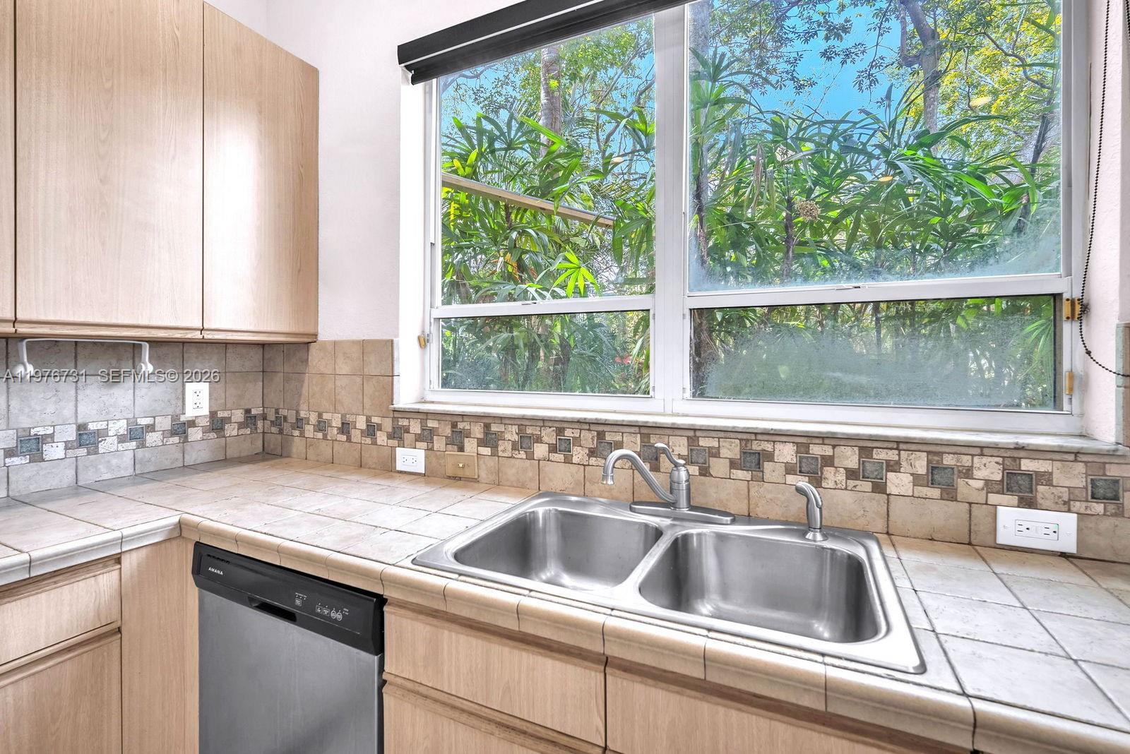 EMBASSY LAKES - Residential