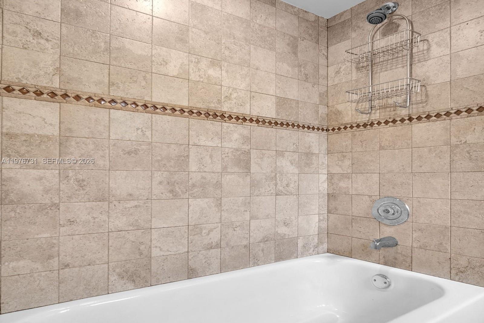 EMBASSY LAKES - Residential