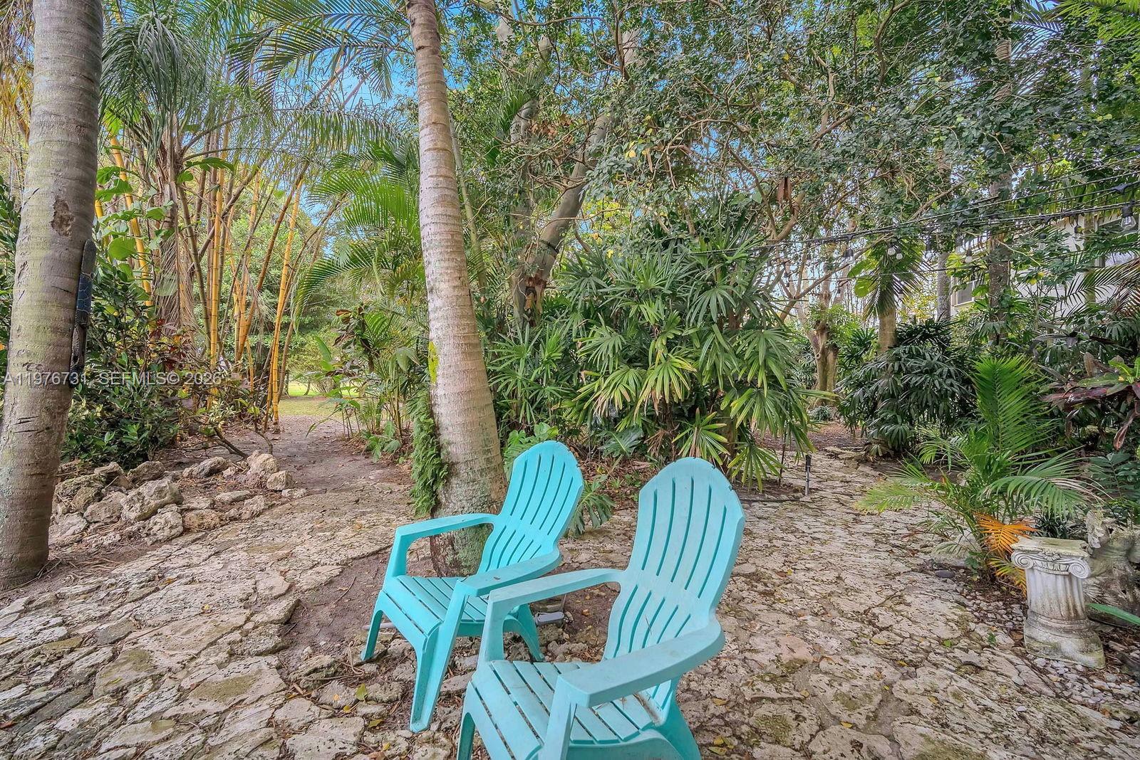 EMBASSY LAKES - Residential