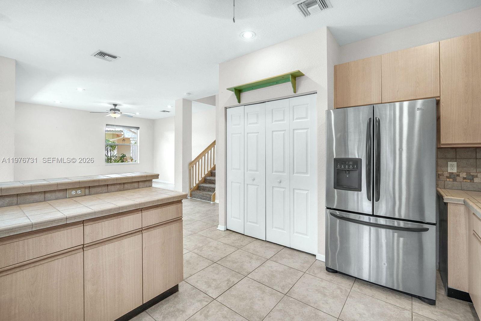 EMBASSY LAKES - Residential