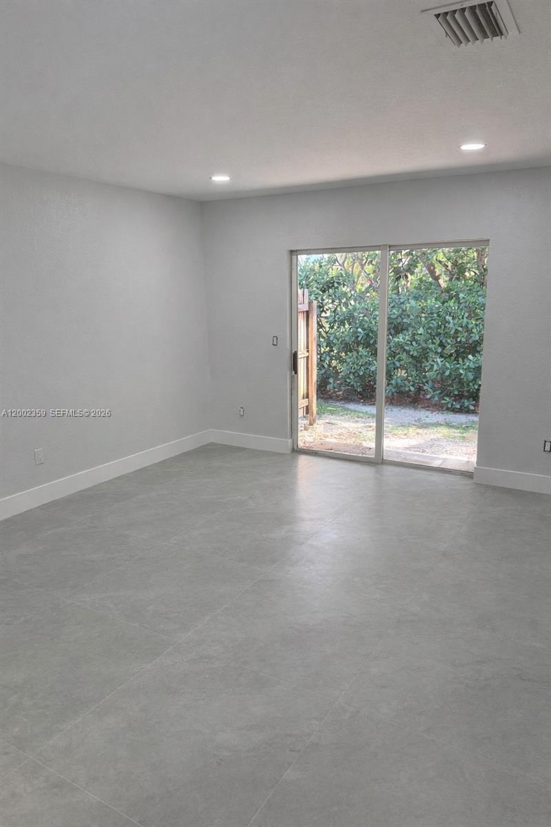 STERLING TOWNHOMES CONDO - Residential Lease