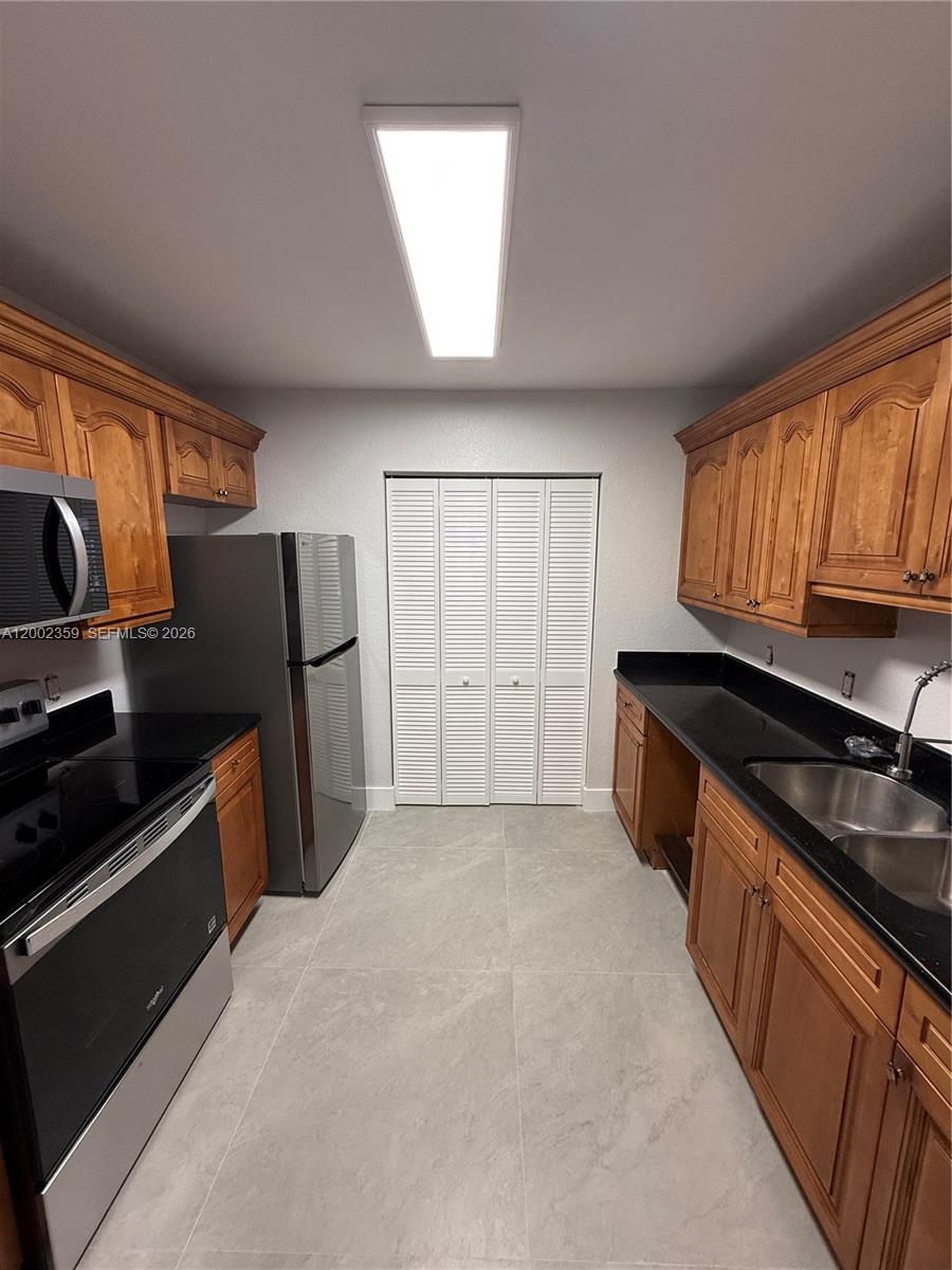 STERLING TOWNHOMES CONDO - Residential Lease