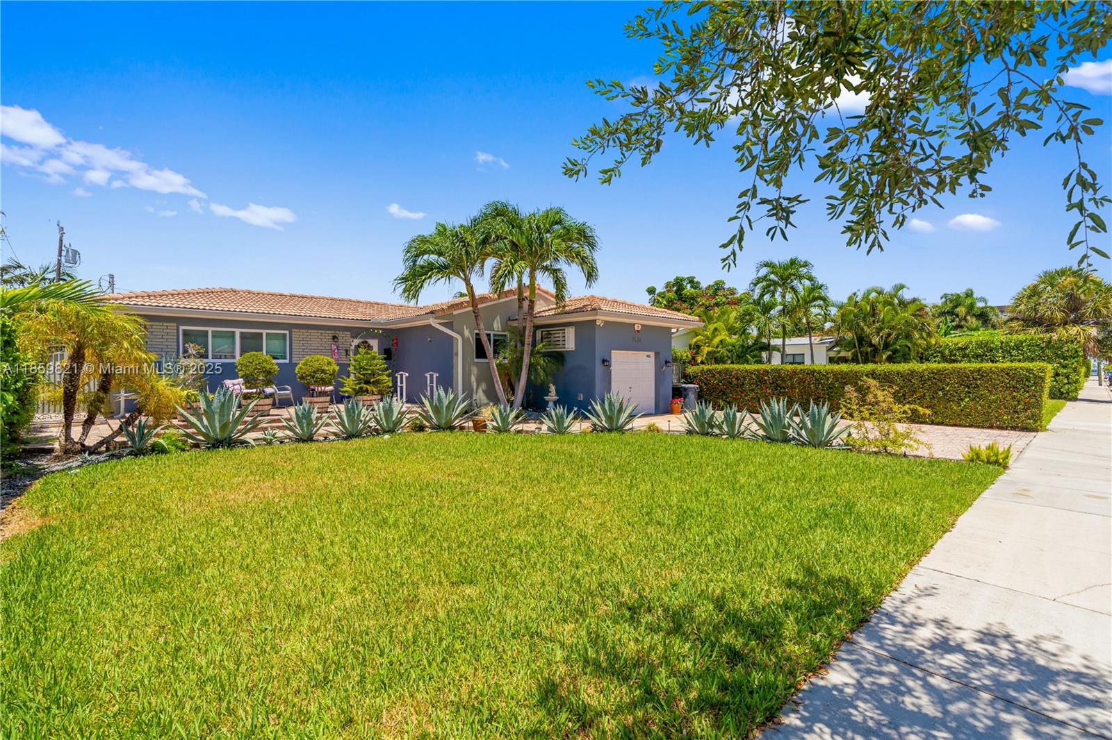 TREASURE ISLAND - Residential