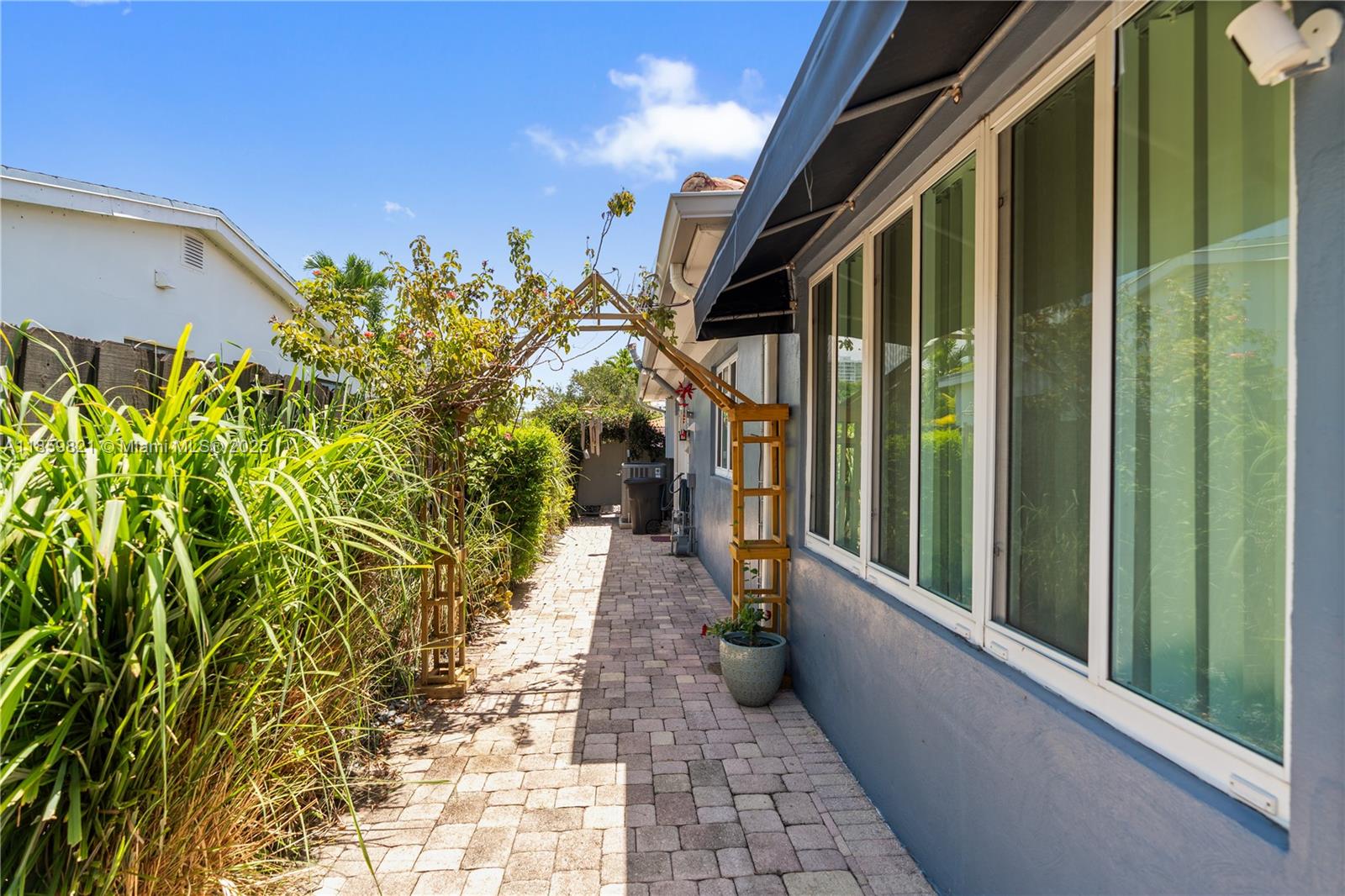 TREASURE ISLAND - Residential