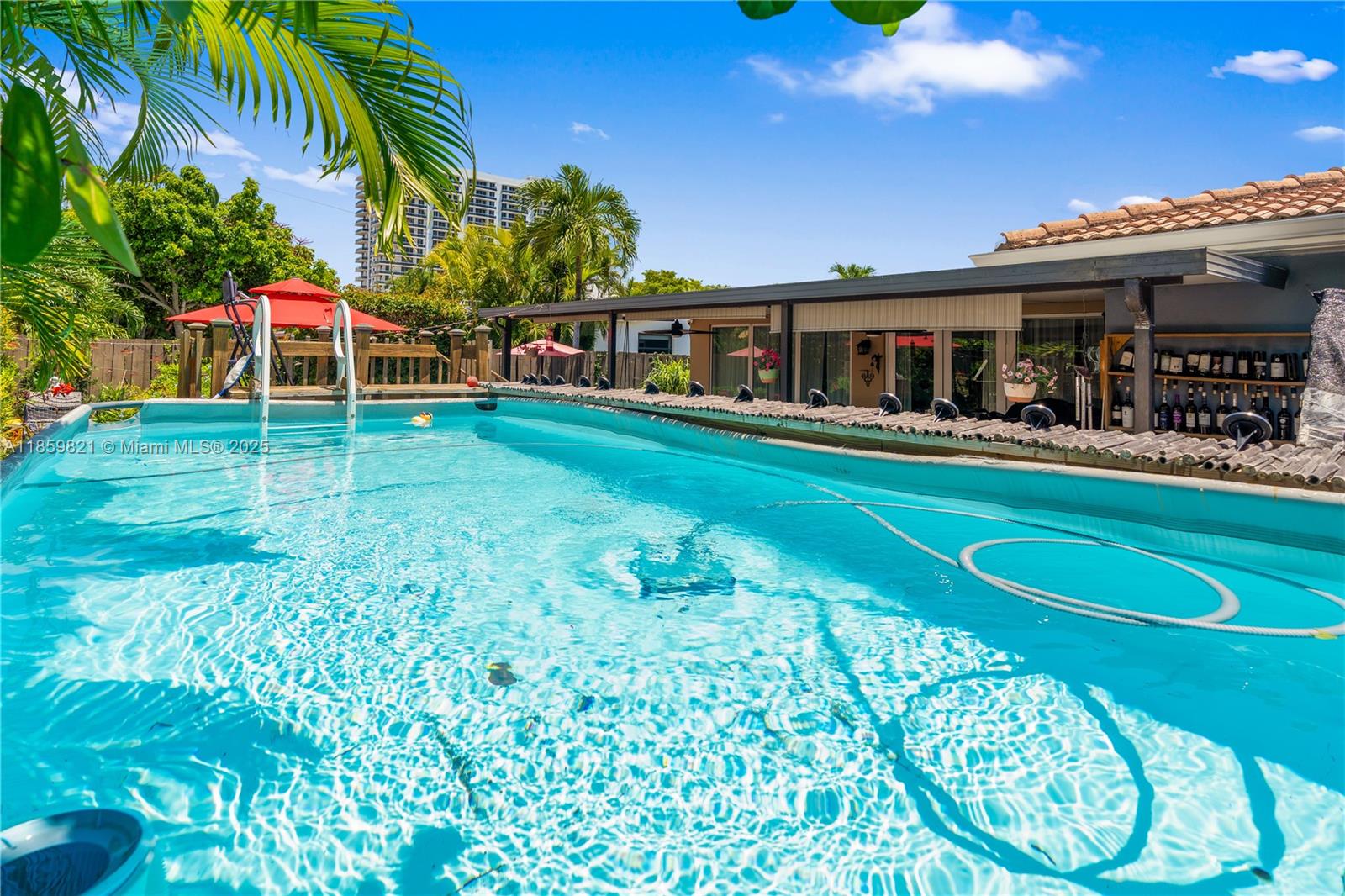 TREASURE ISLAND - Residential