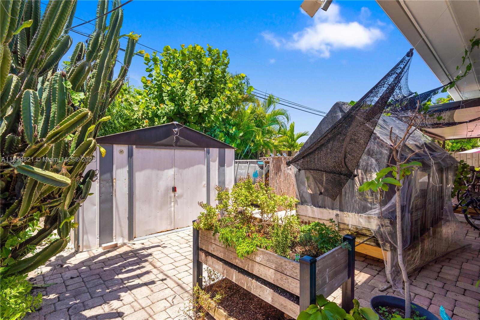TREASURE ISLAND - Residential