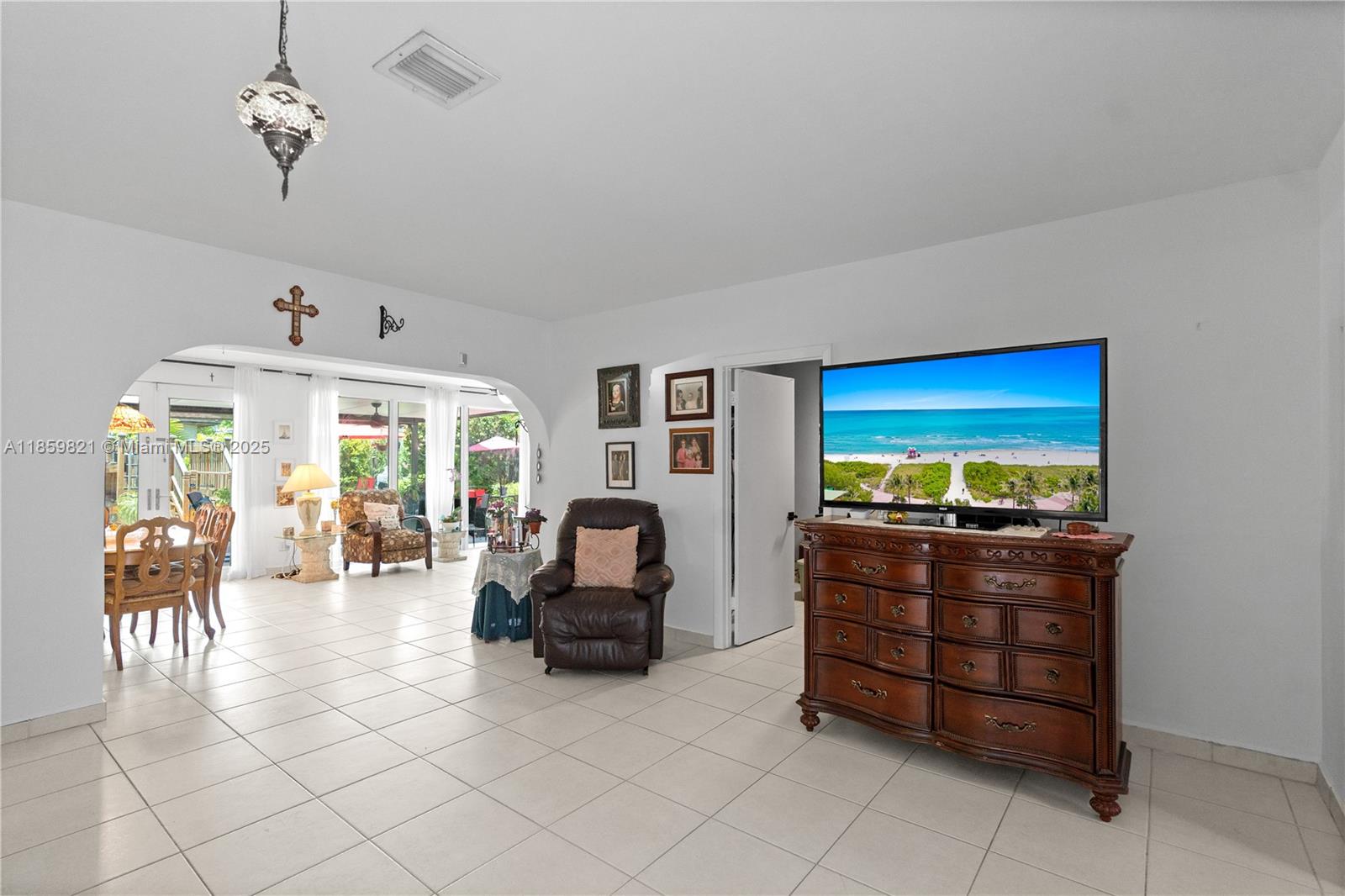 TREASURE ISLAND - Residential