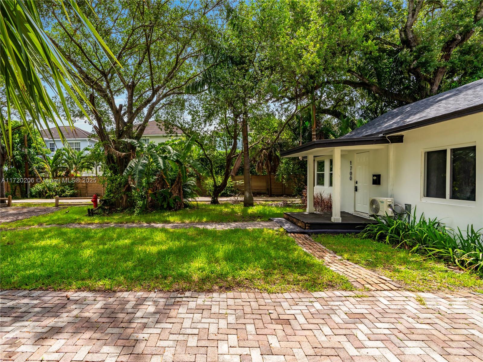 Property for Sale at 1700 Sw 22nd St, Fort Lauderdale, Broward County, Florida - Bedrooms: 2 
Bathrooms: 1  - $499,000