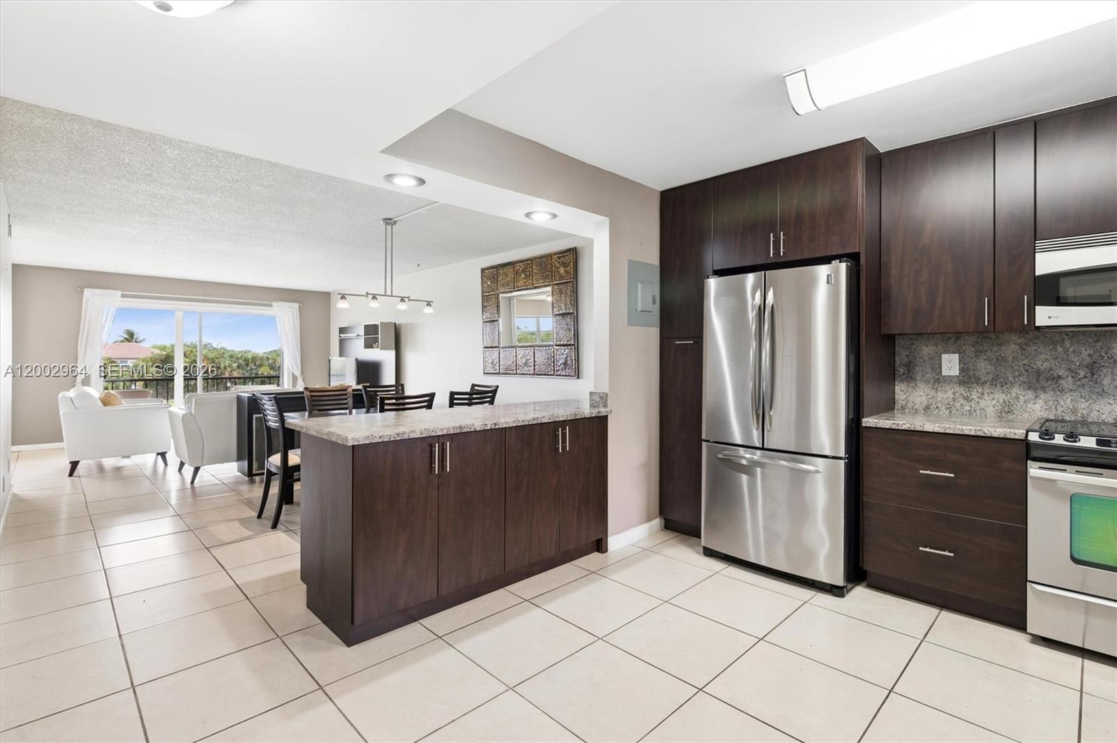 HOLLYBROOK GOLF AND - Residential