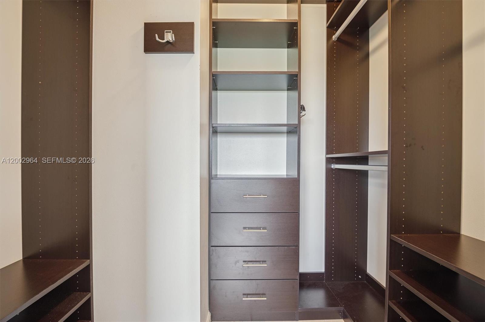 HOLLYBROOK GOLF AND - Residential