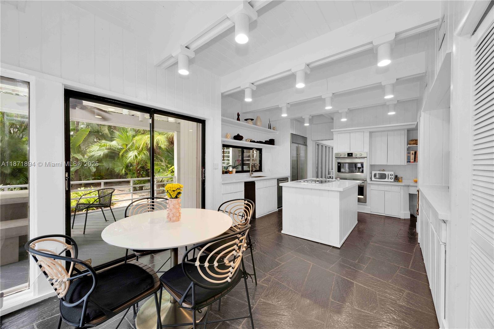 SNAPPER CREEK OAKS - Residential