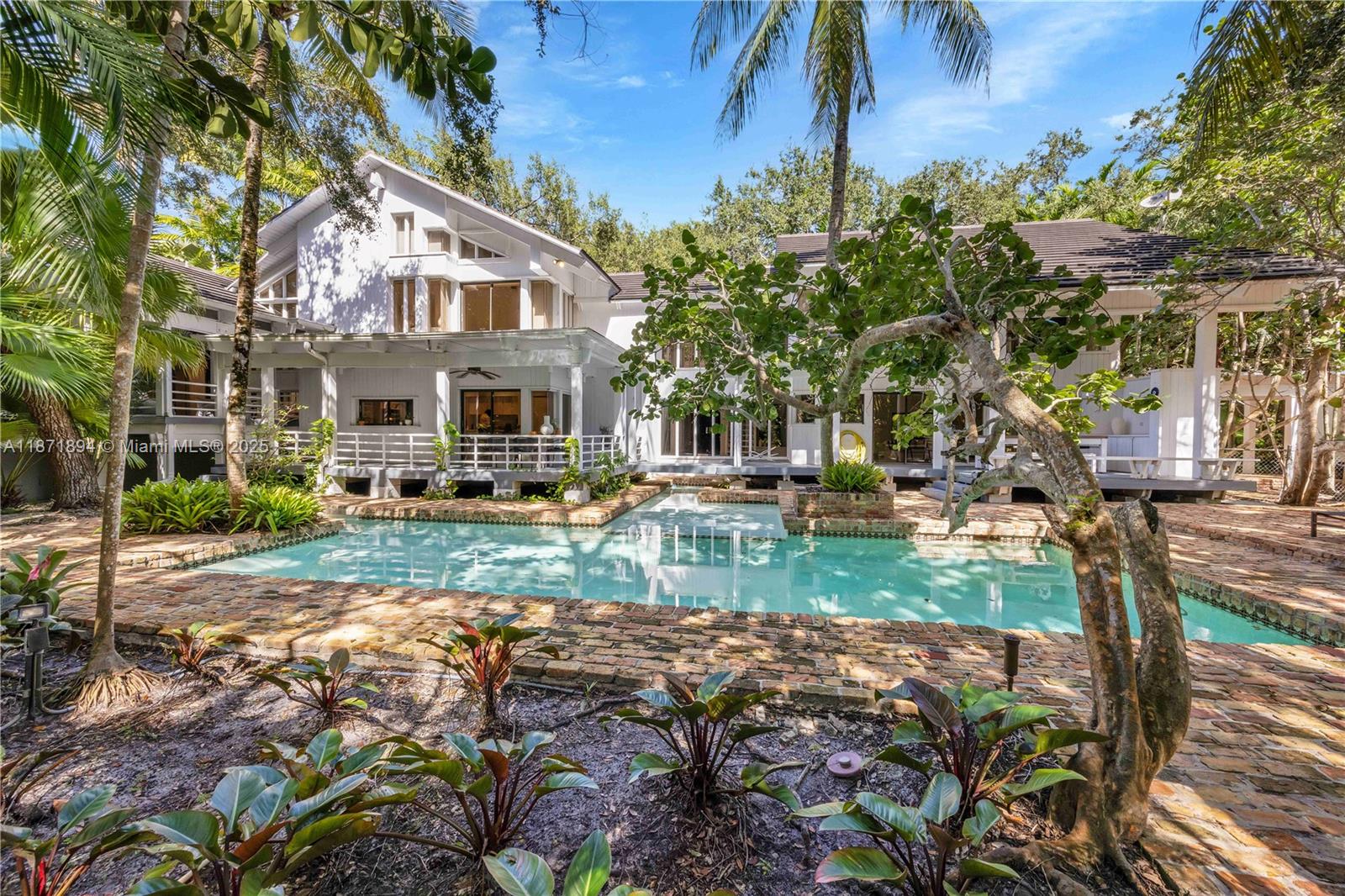 SNAPPER CREEK OAKS - Residential