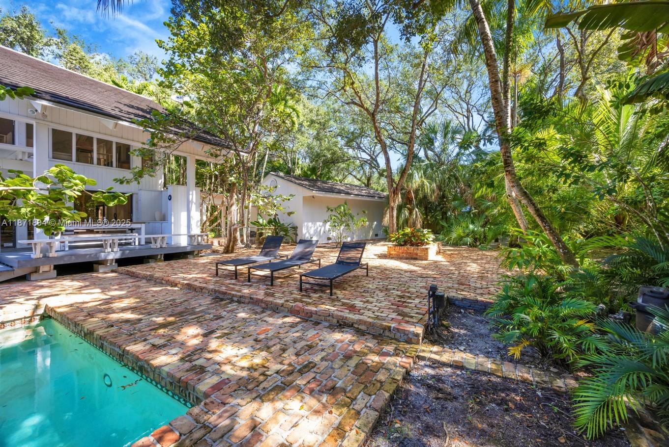 SNAPPER CREEK OAKS - Residential