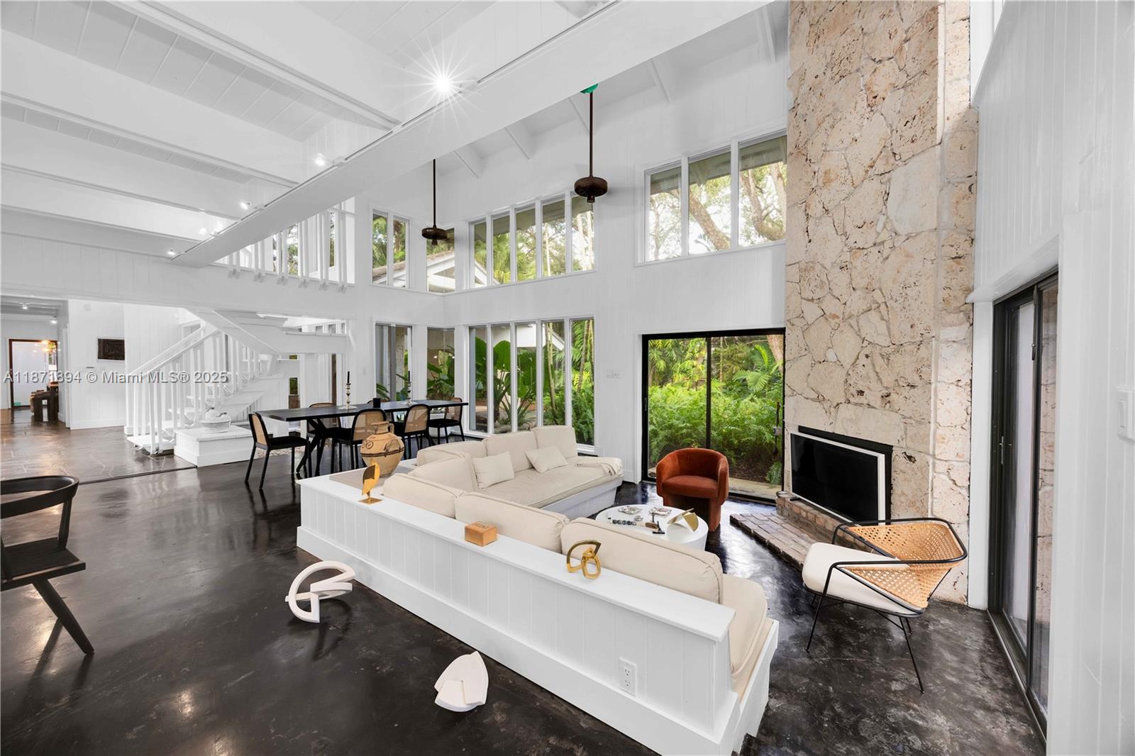 SNAPPER CREEK OAKS - Residential