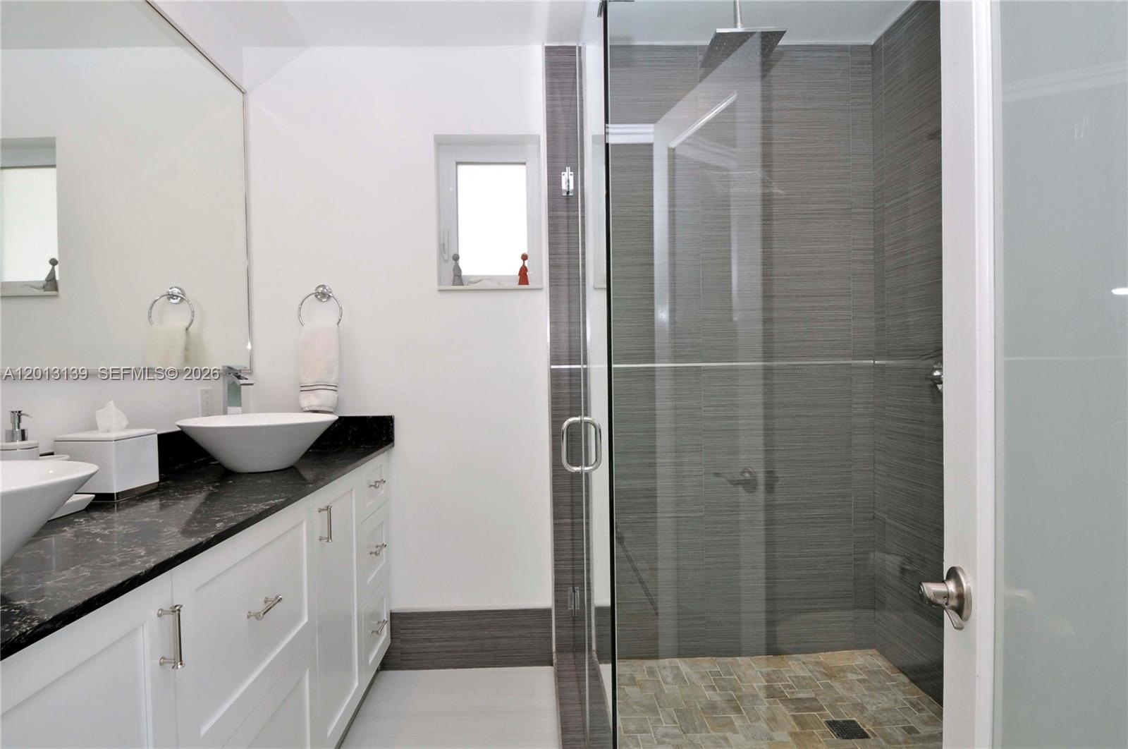 KENDALE LAKES SEC EIGHT - Residential Lease