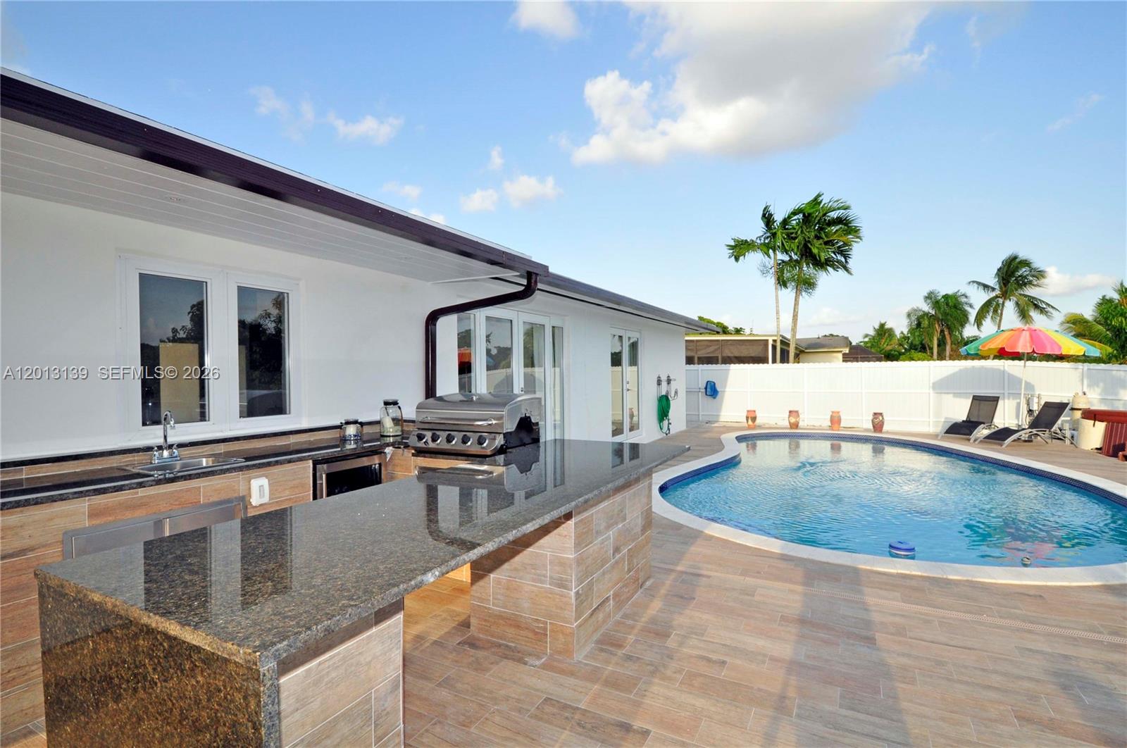 KENDALE LAKES SEC EIGHT - Residential Lease