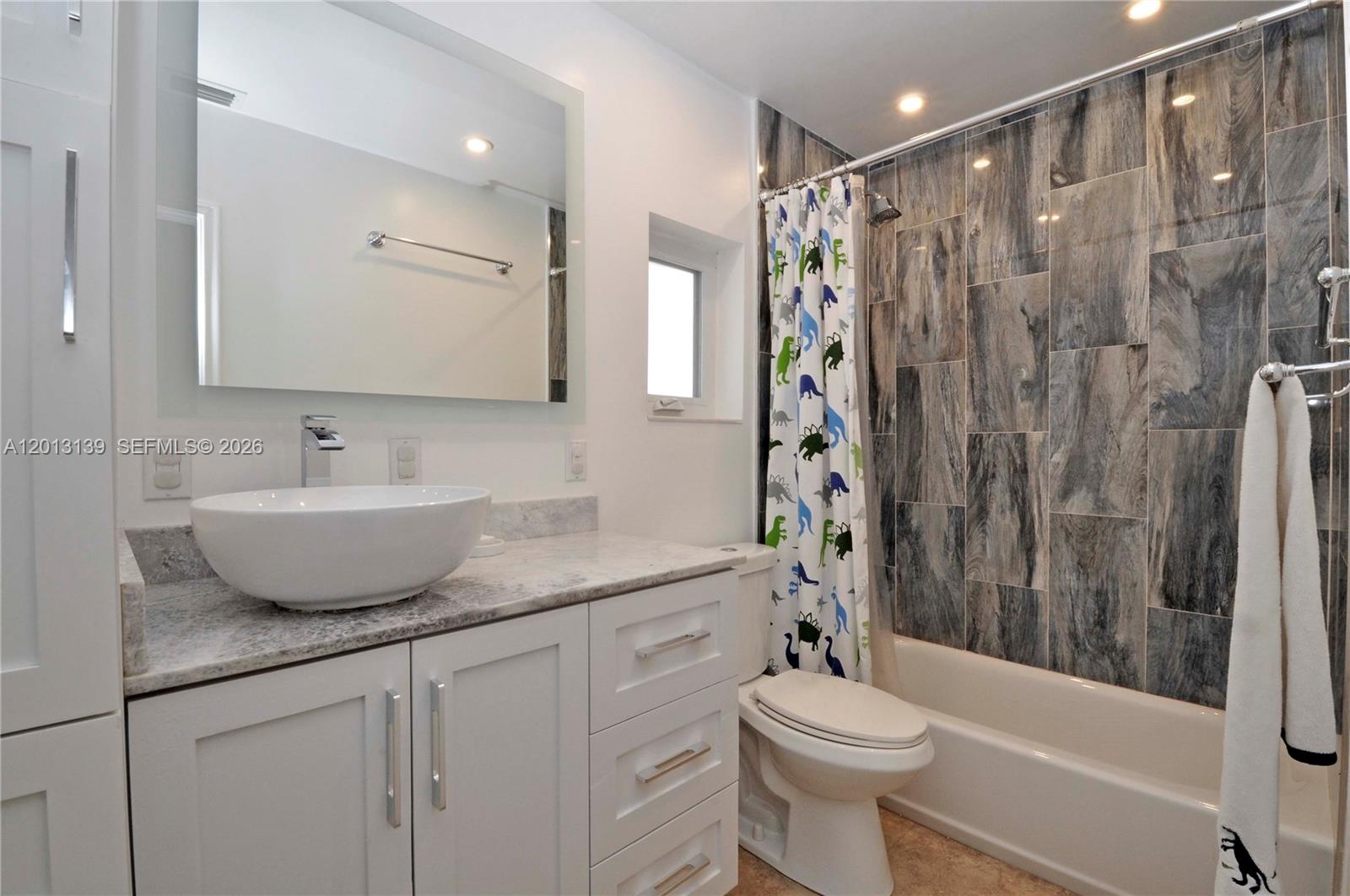 KENDALE LAKES SEC EIGHT - Residential Lease