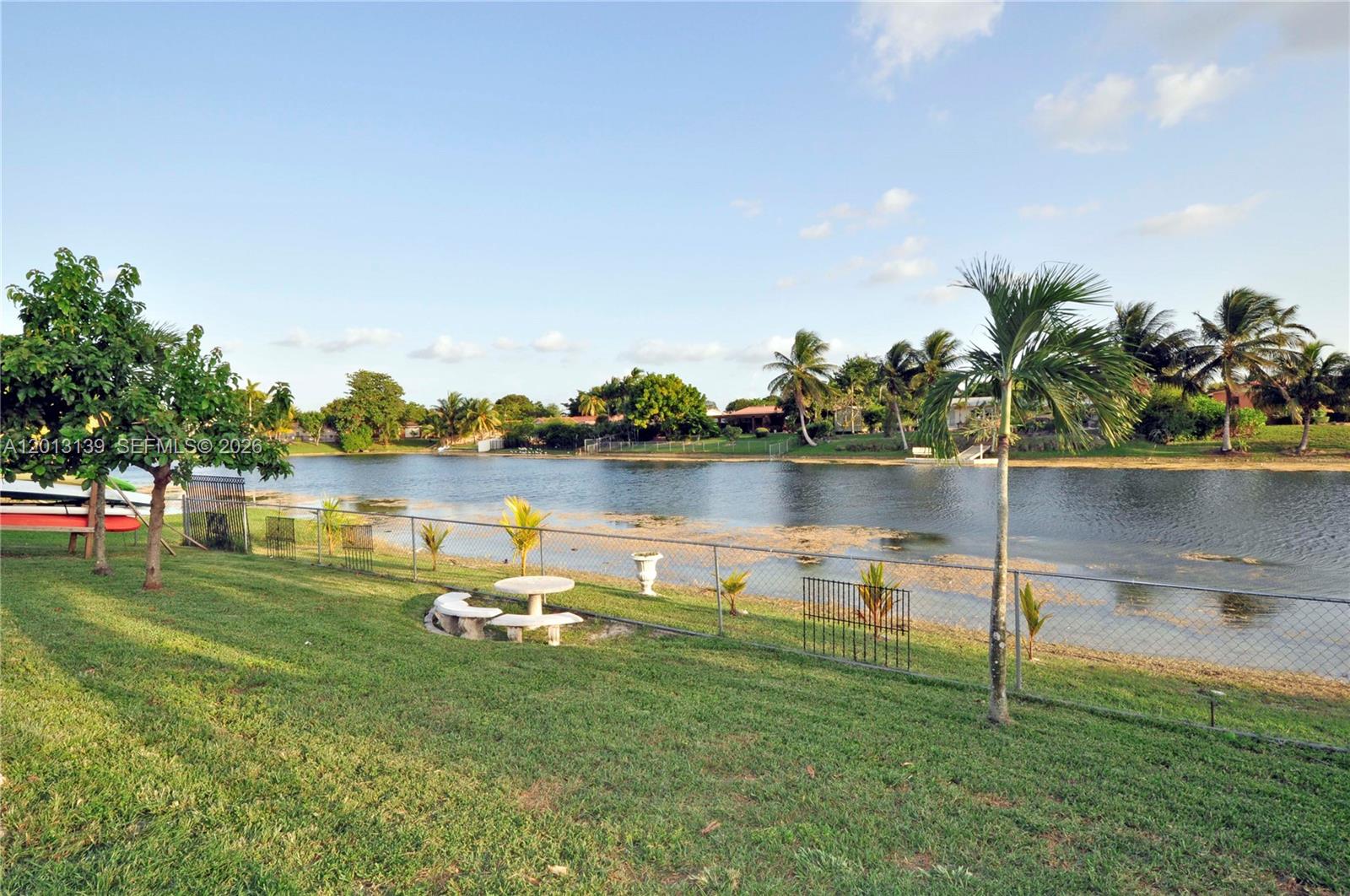 KENDALE LAKES SEC EIGHT - Residential Lease