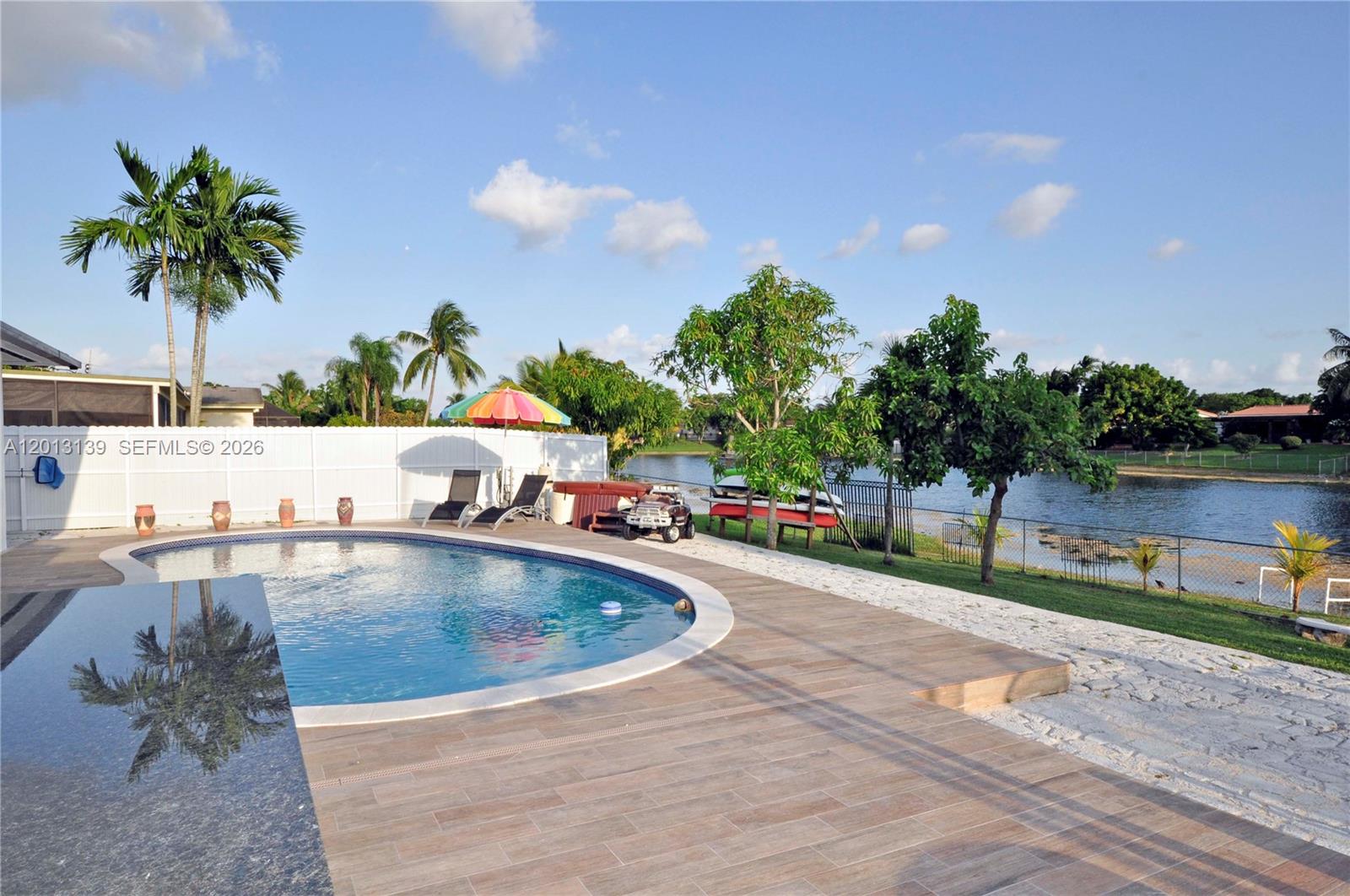 KENDALE LAKES SEC EIGHT - Residential Lease