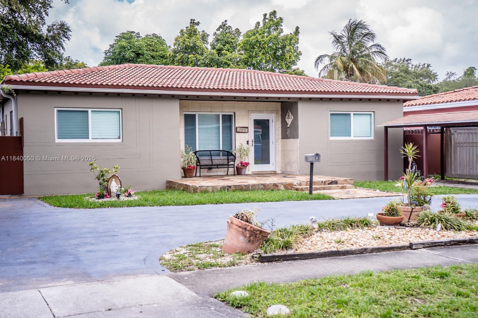 1004 NE 151st Ter