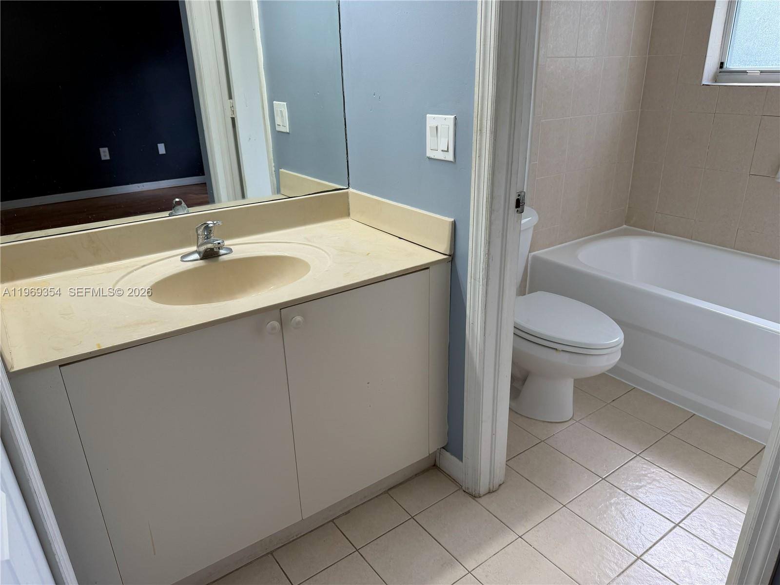 VENETIA GROVES - Residential