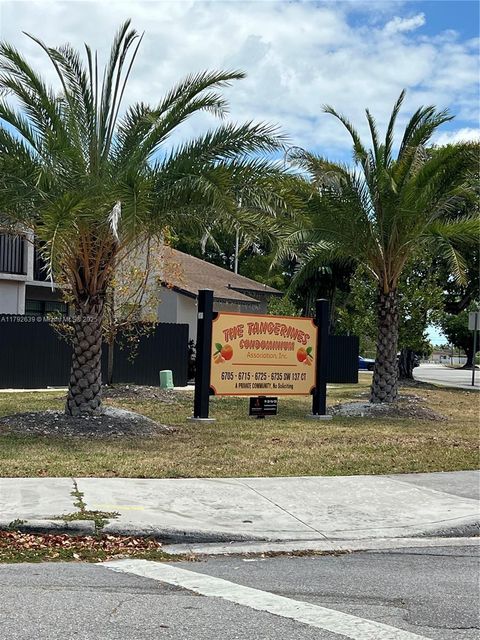 6725 SW 137th Ct 14D Miami FL 33183