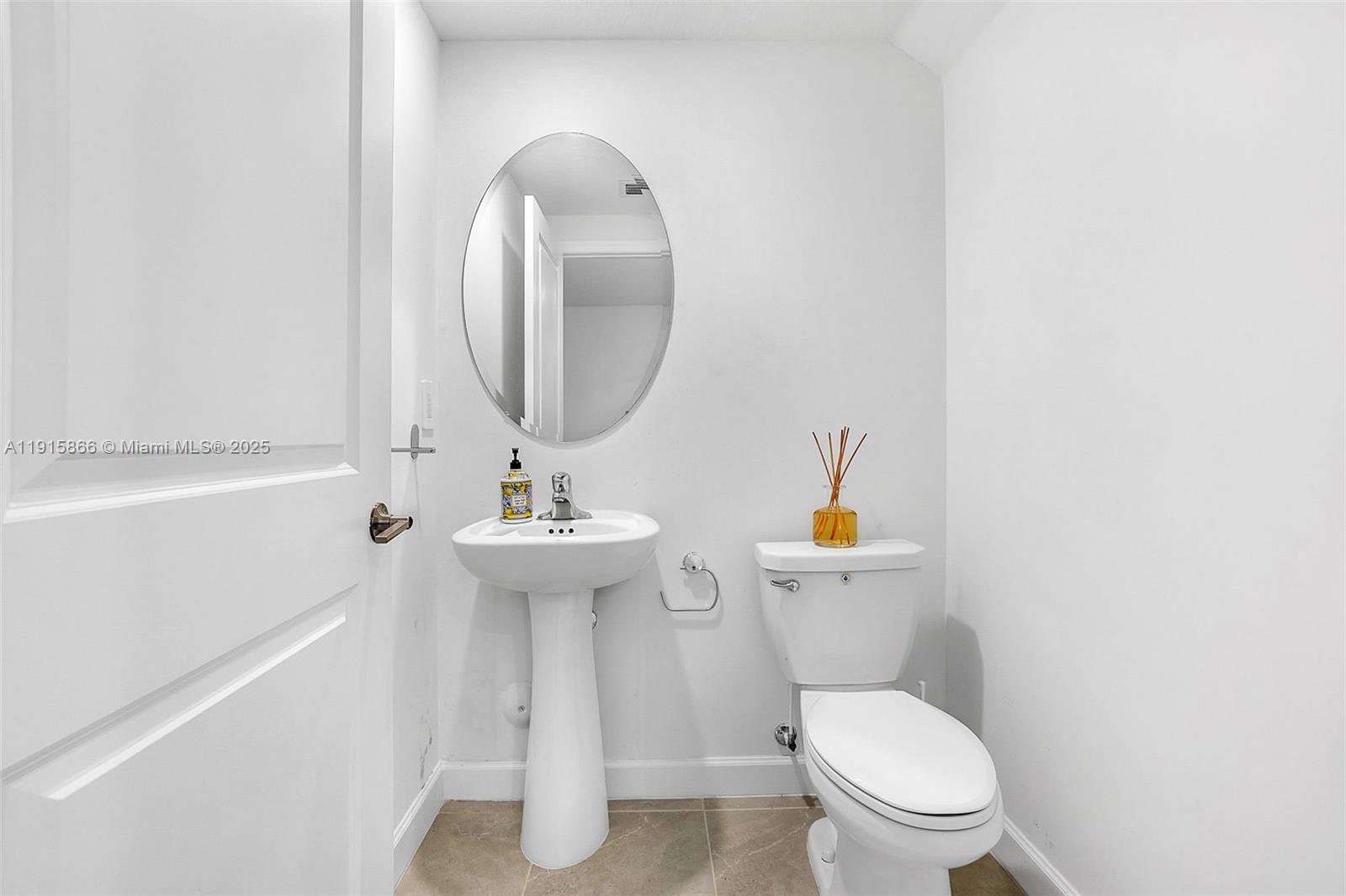 AVALON SQUARE - Residential