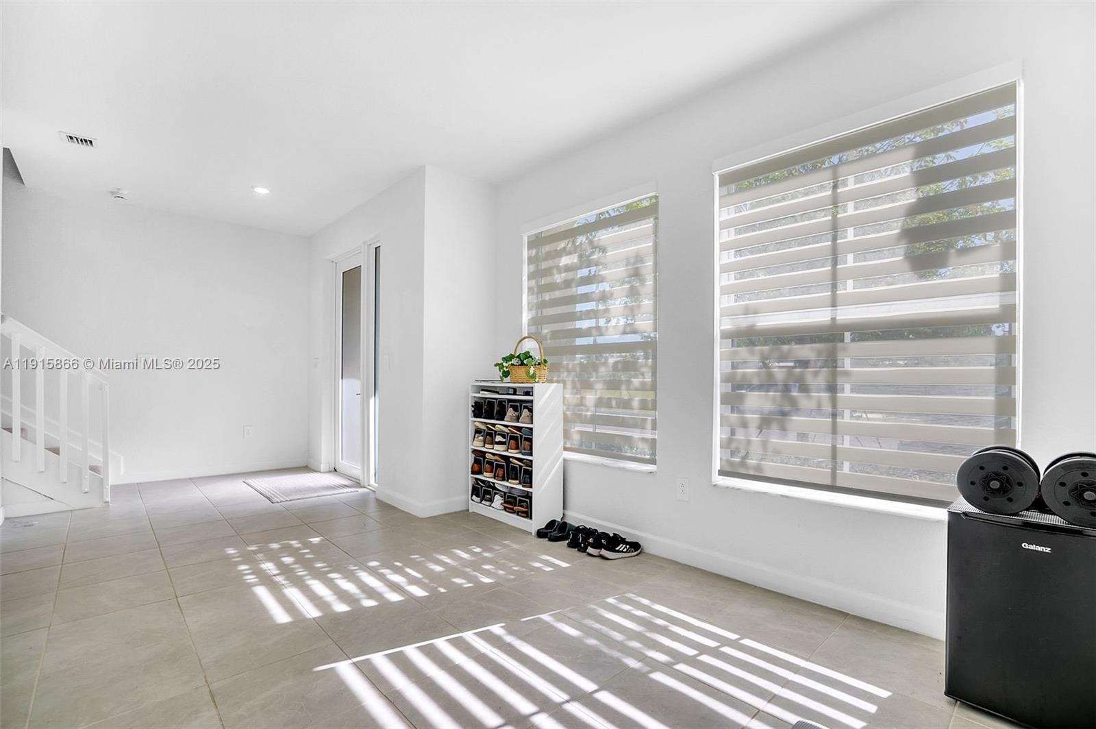 AVALON SQUARE - Residential