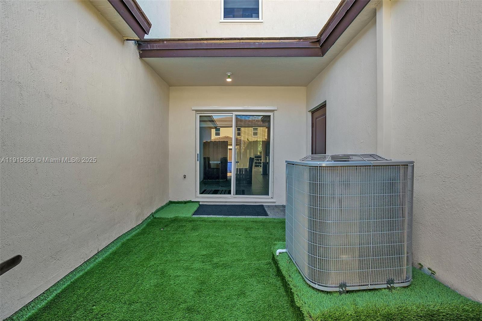 AVALON SQUARE - Residential