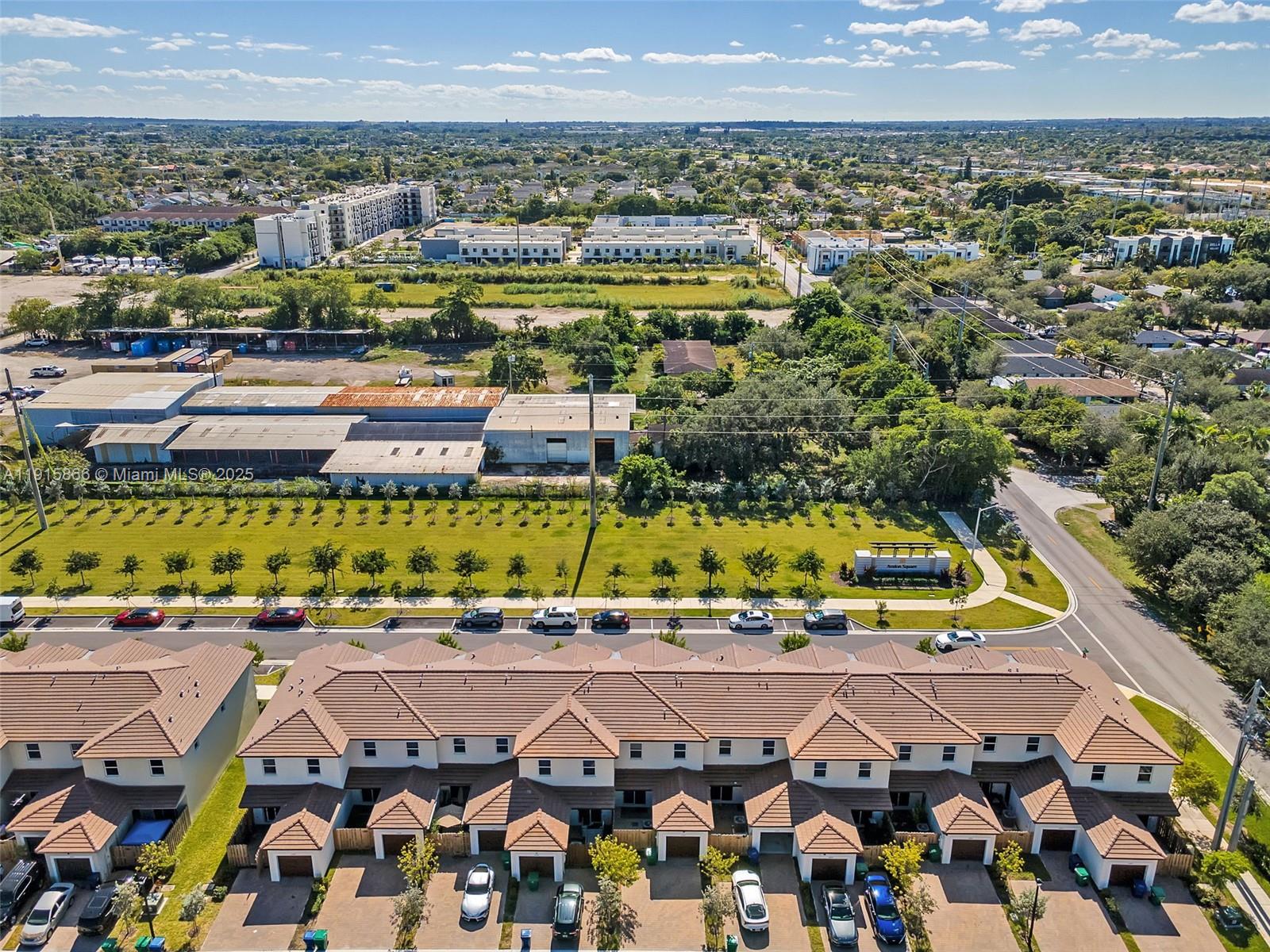 AVALON SQUARE - Residential