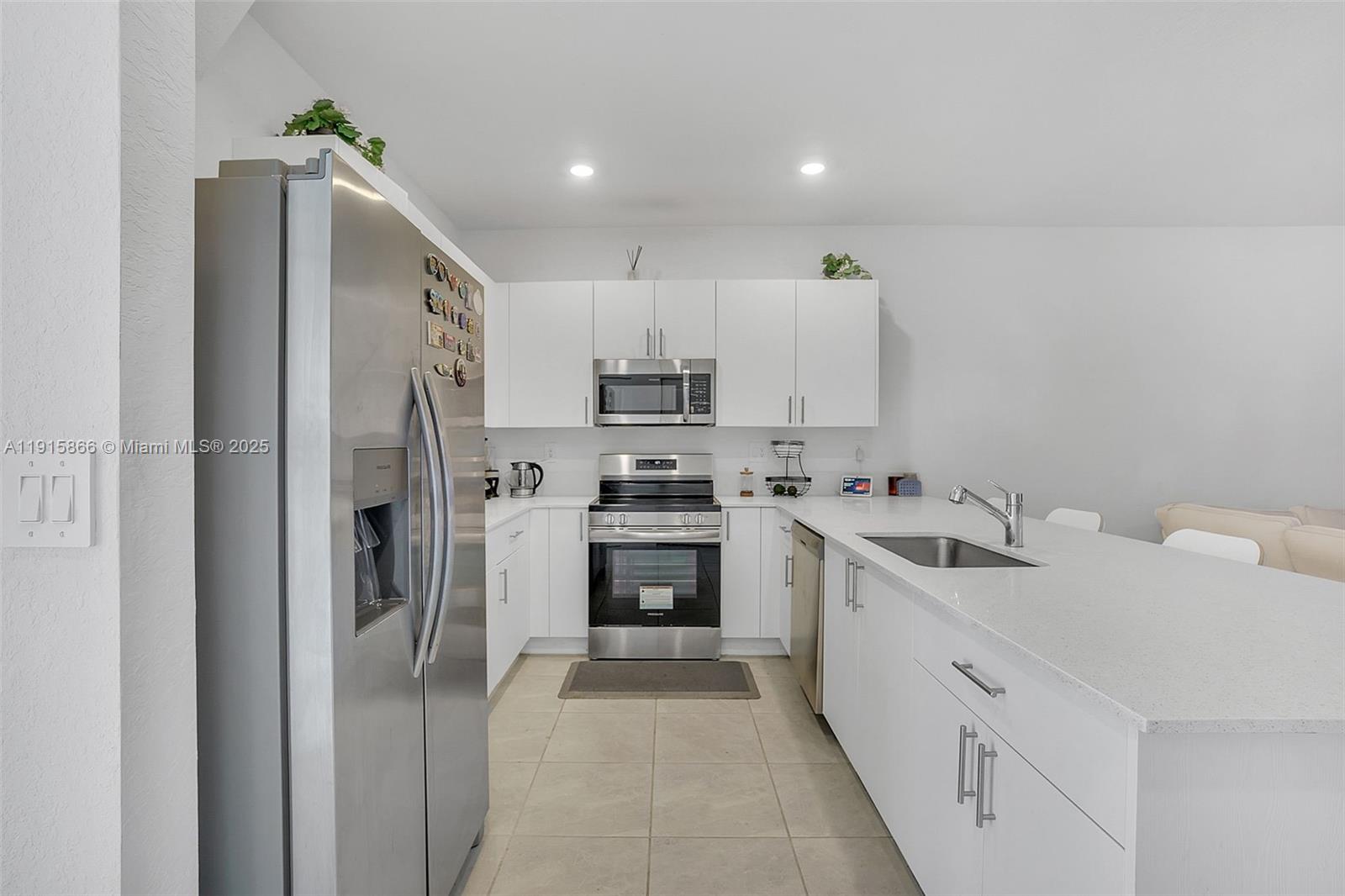 AVALON SQUARE - Residential